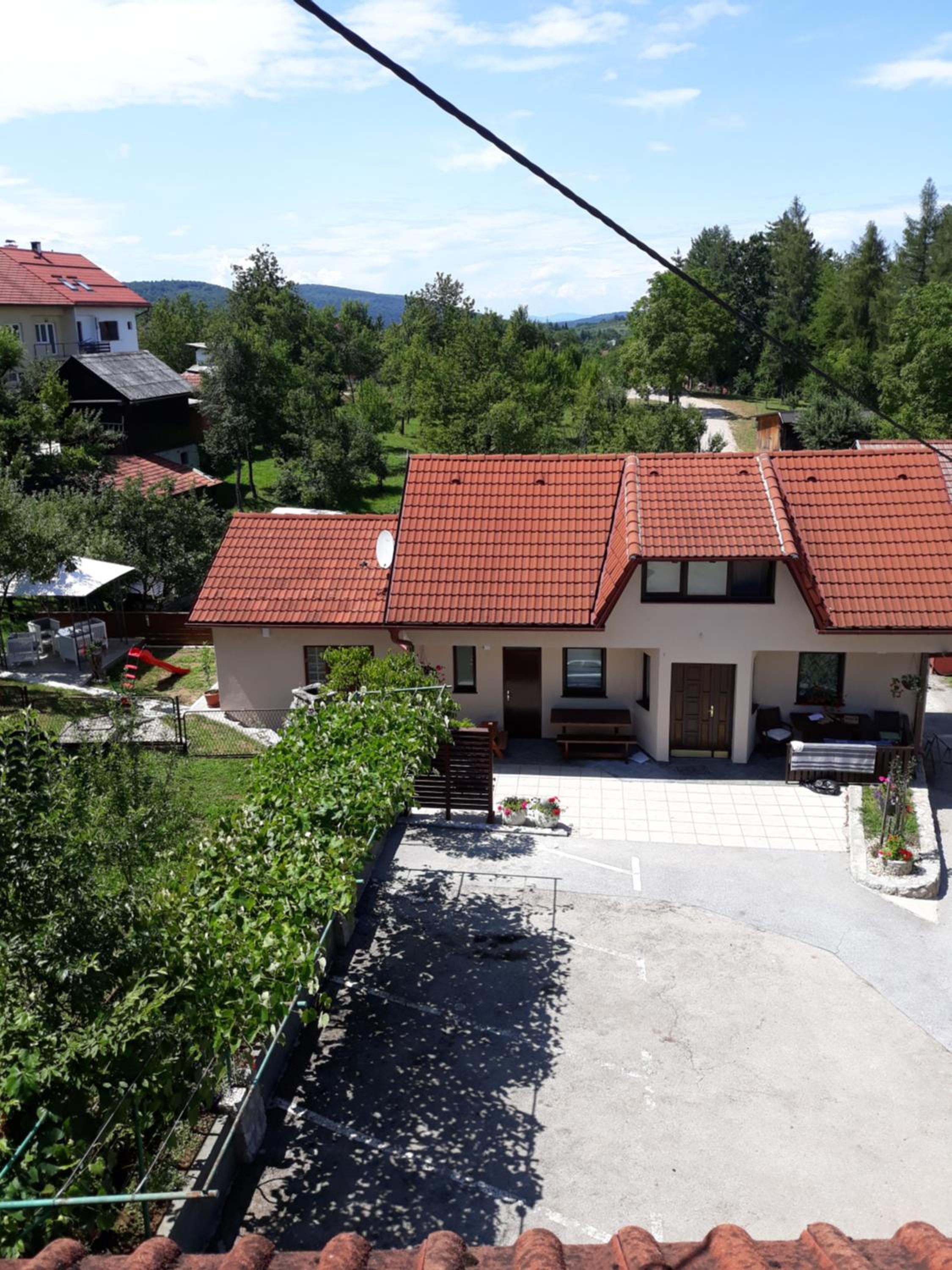 Apartments and Rooms Štefanac view 3