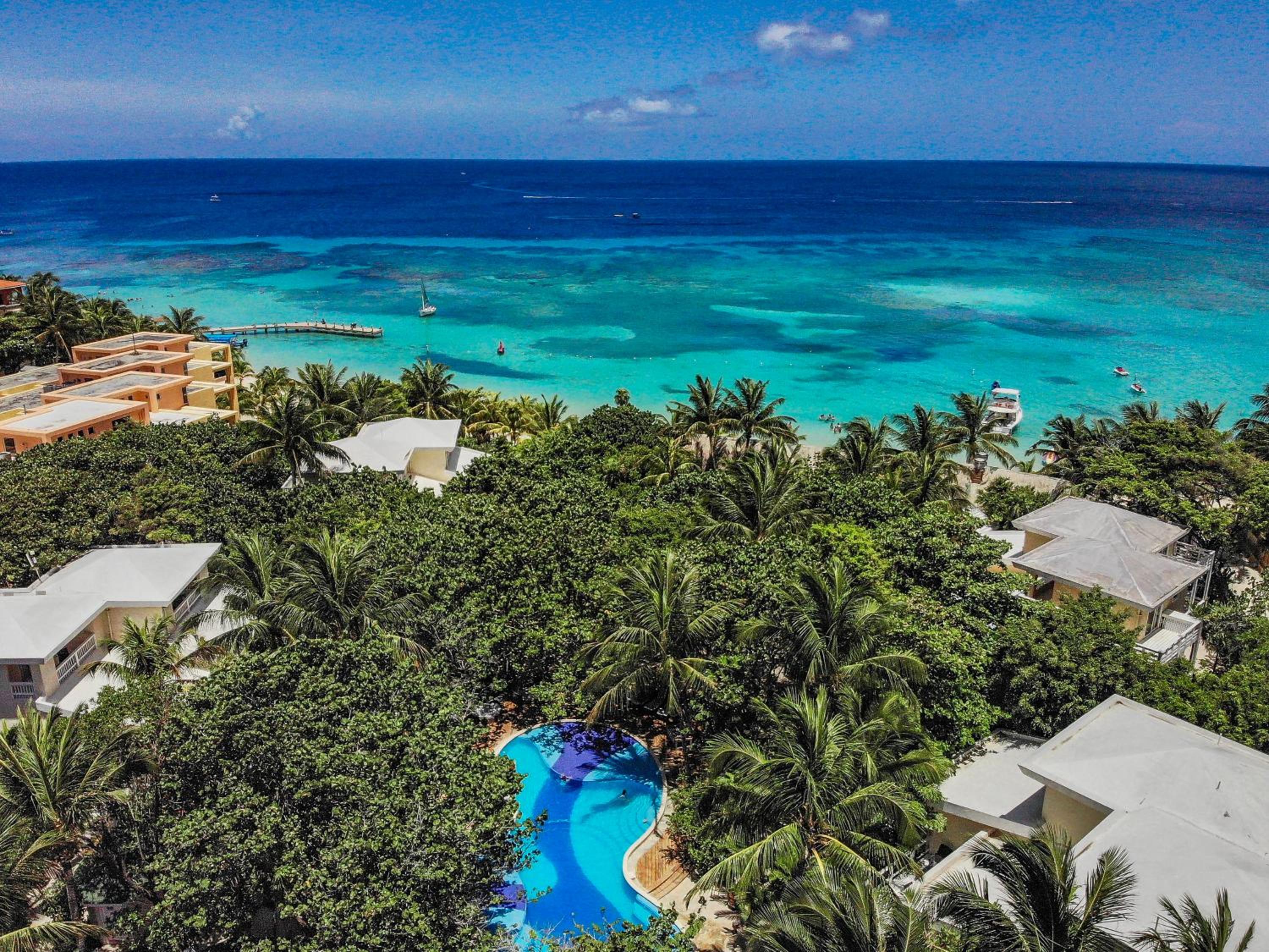 Paradise Beach Resort & Dive Center - Photo 2