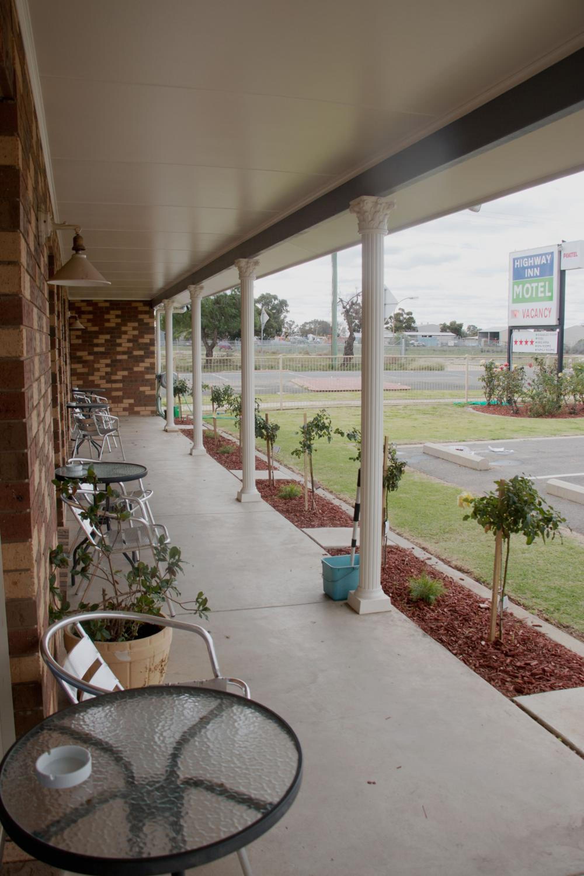 Highway Inn Motel