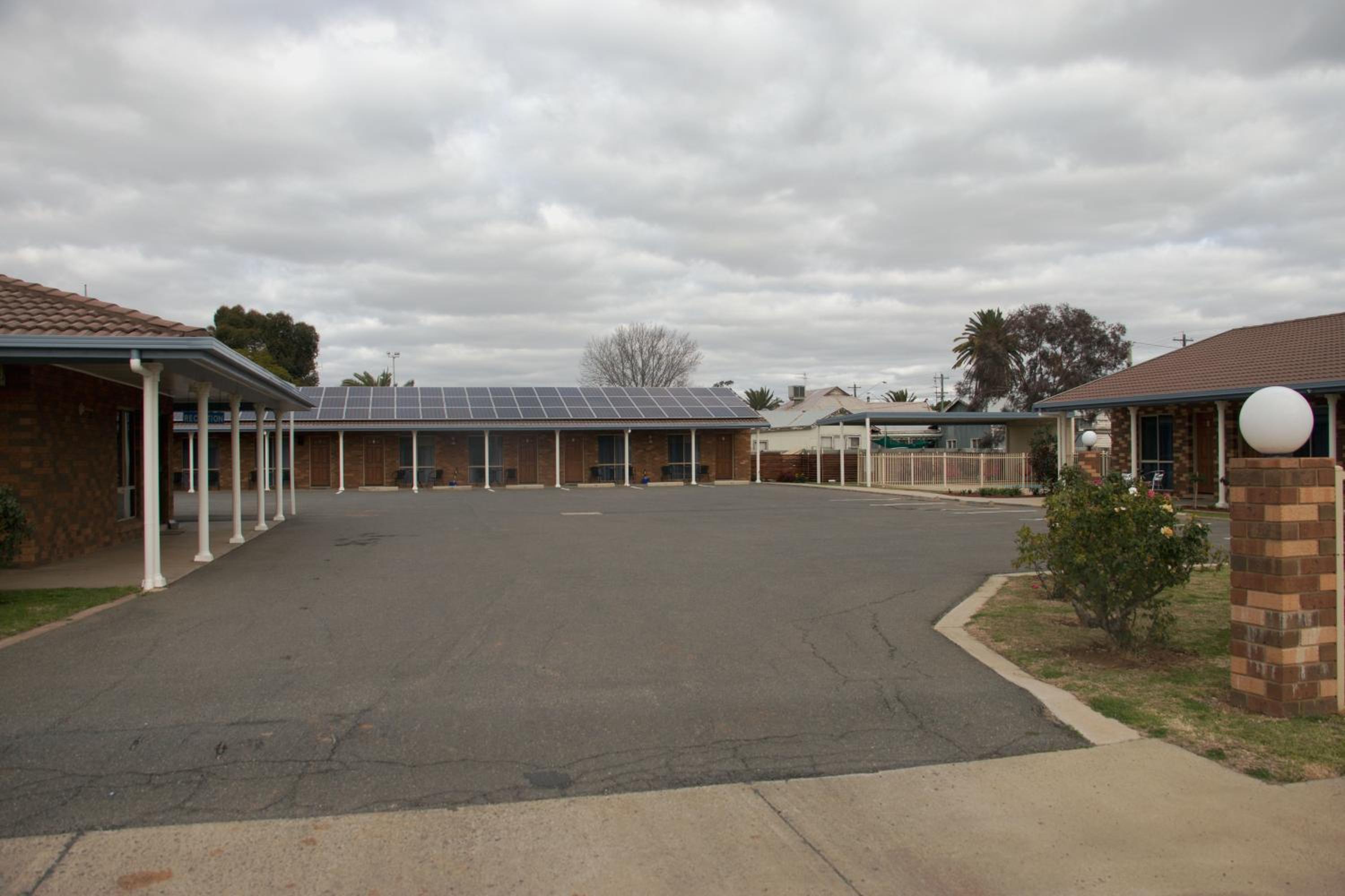 Highway Inn Motel