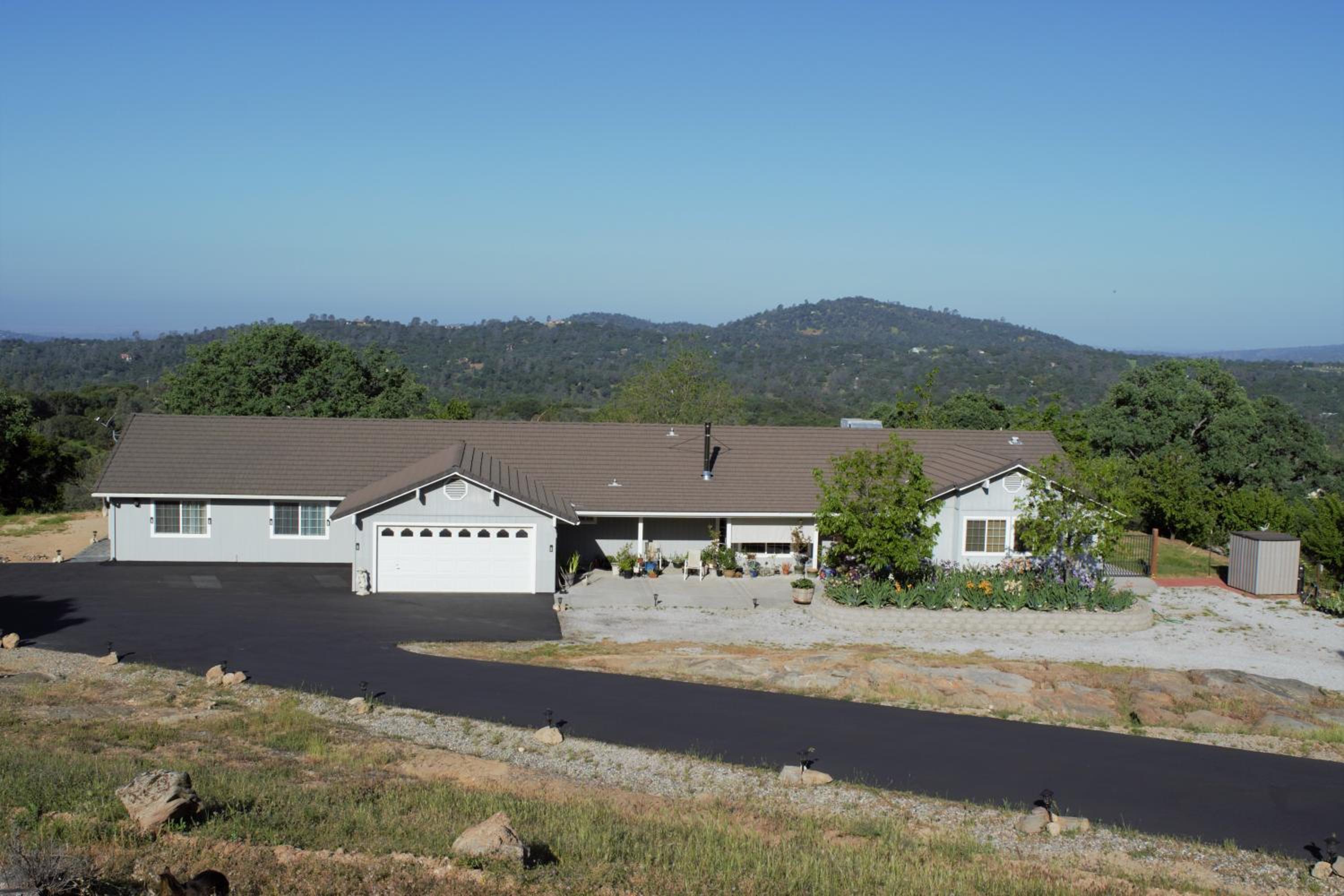 Yosemite Foothill Retreat