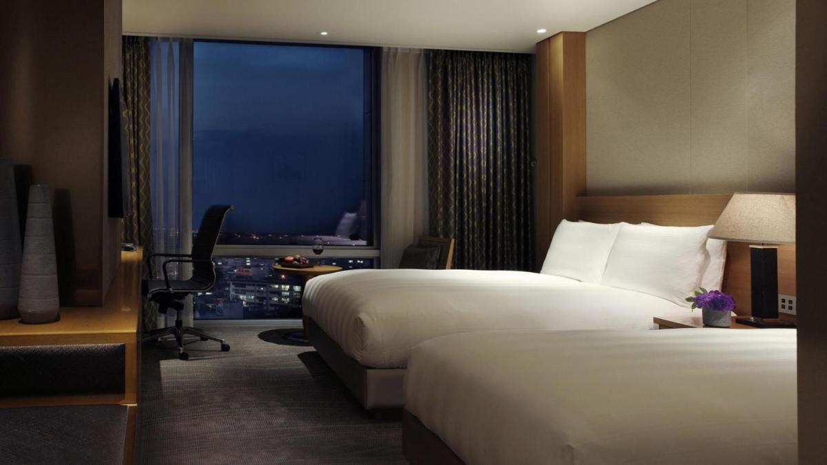 Jeju Vacations - LOTTE City Hotel Jeju - Property Image 8