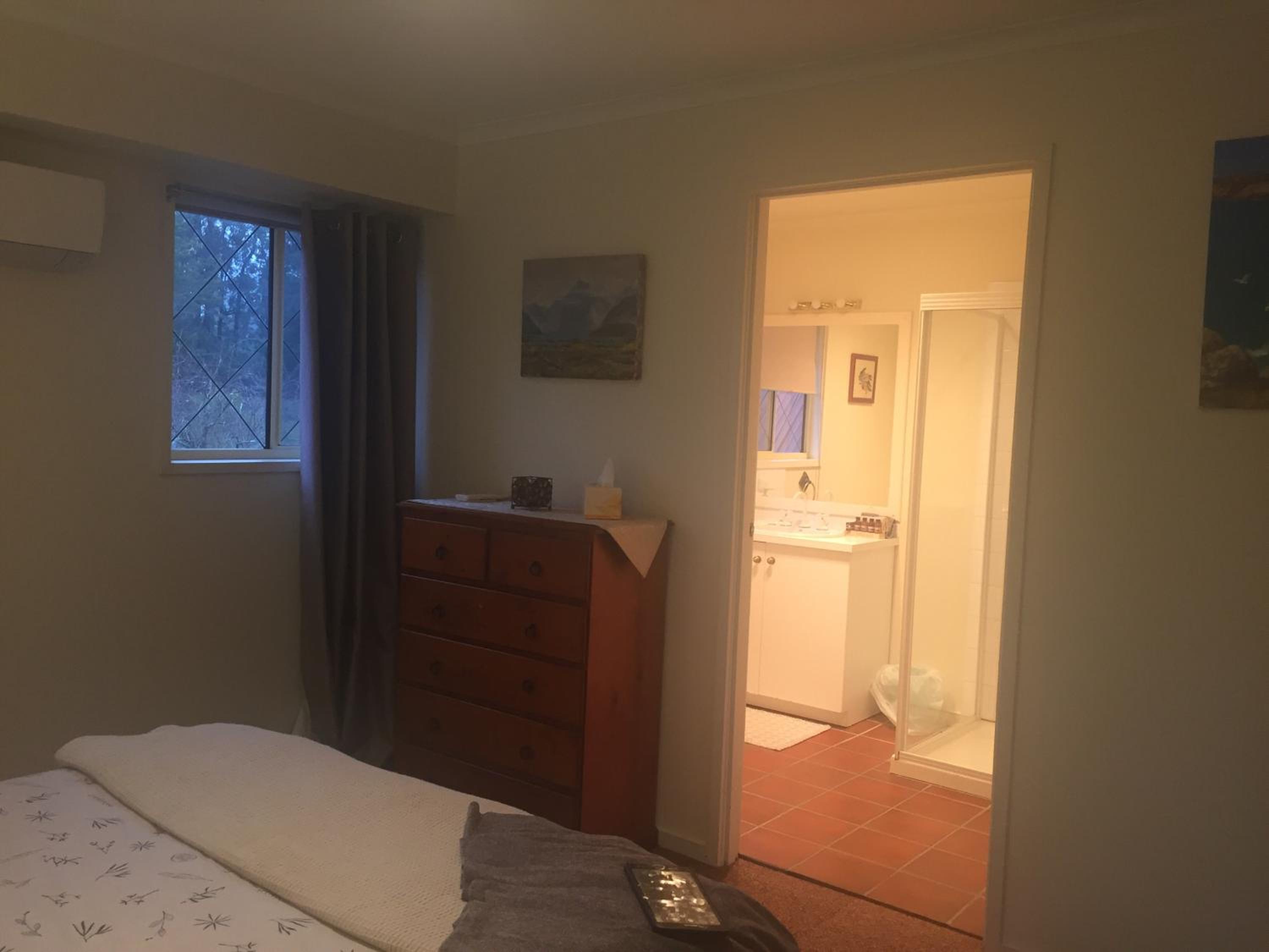 Oaktree Guest House