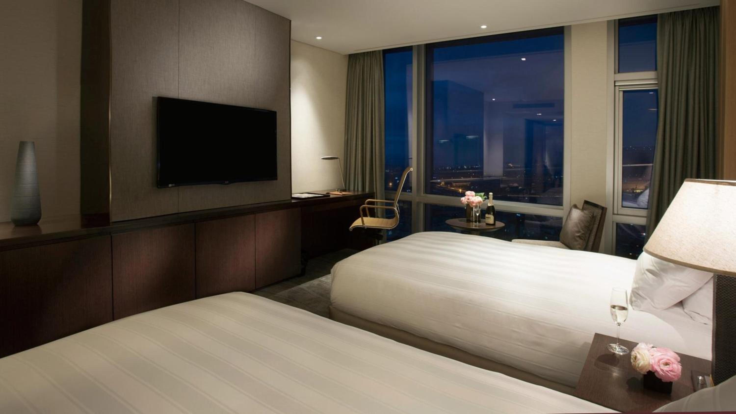 Jeju Vacations - LOTTE City Hotel Jeju - Property Image 10