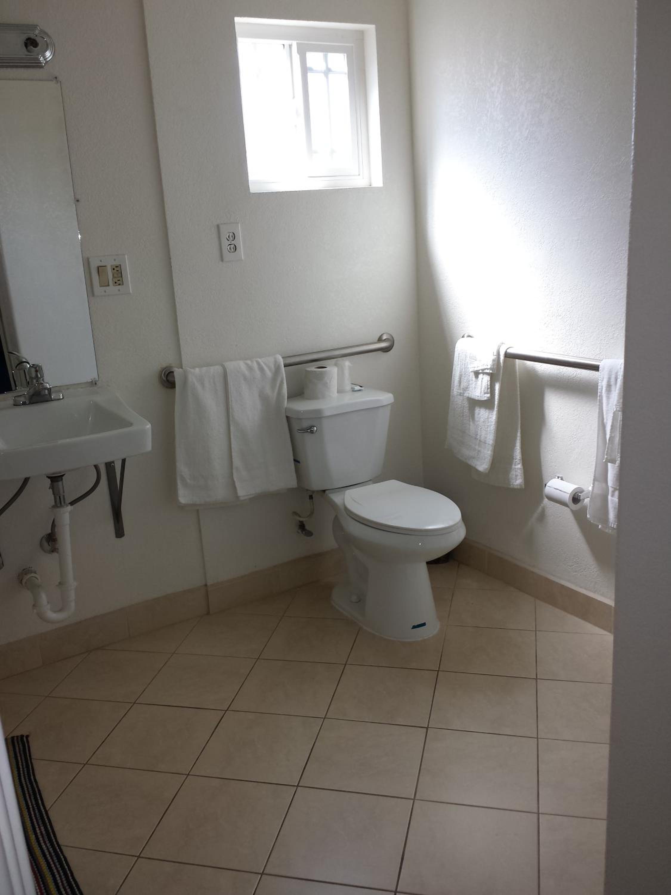 Rancho Cucamonga Vacations - New Kansan Motel - Property Image 7