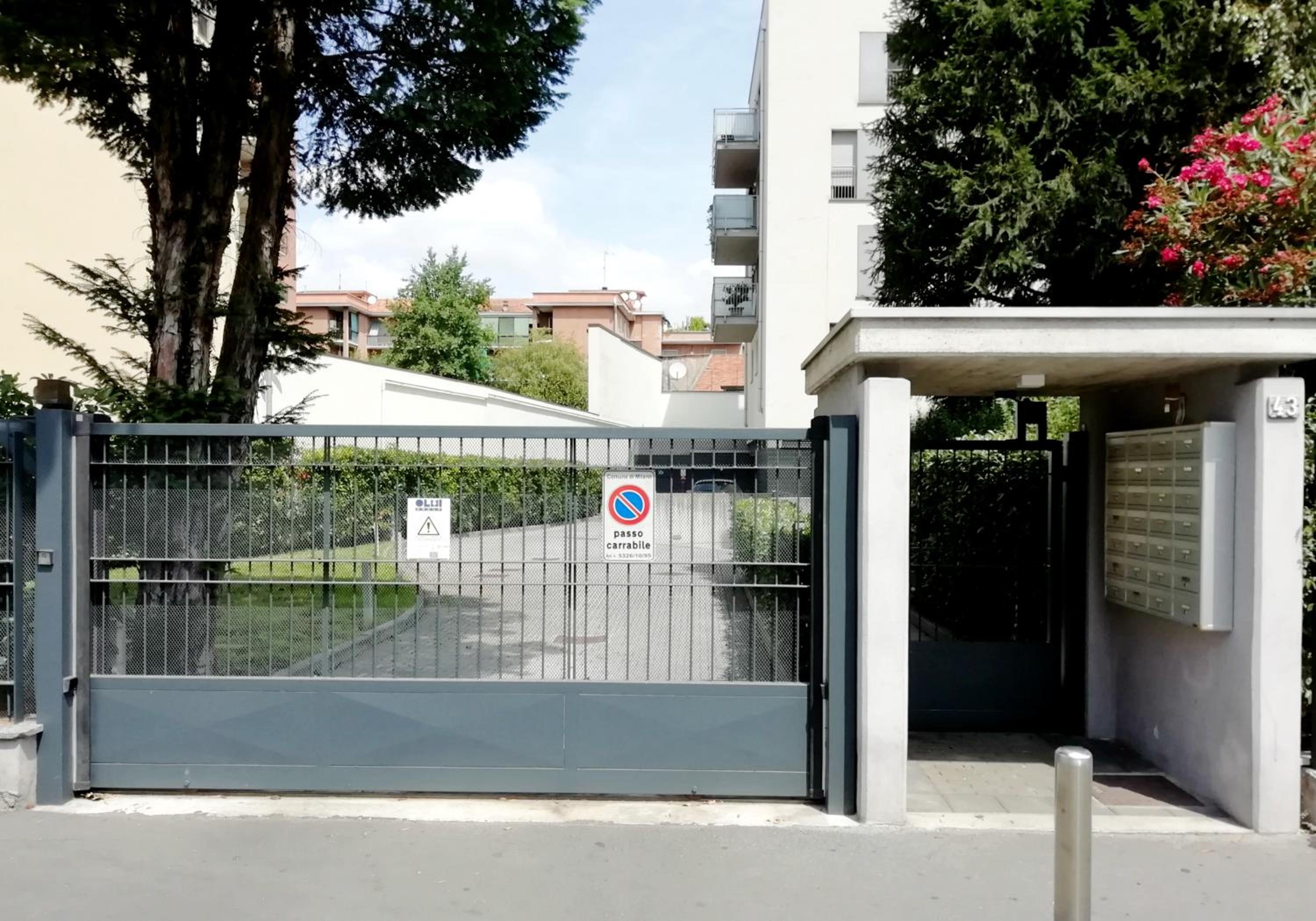 Stepandgo Milano Navigli