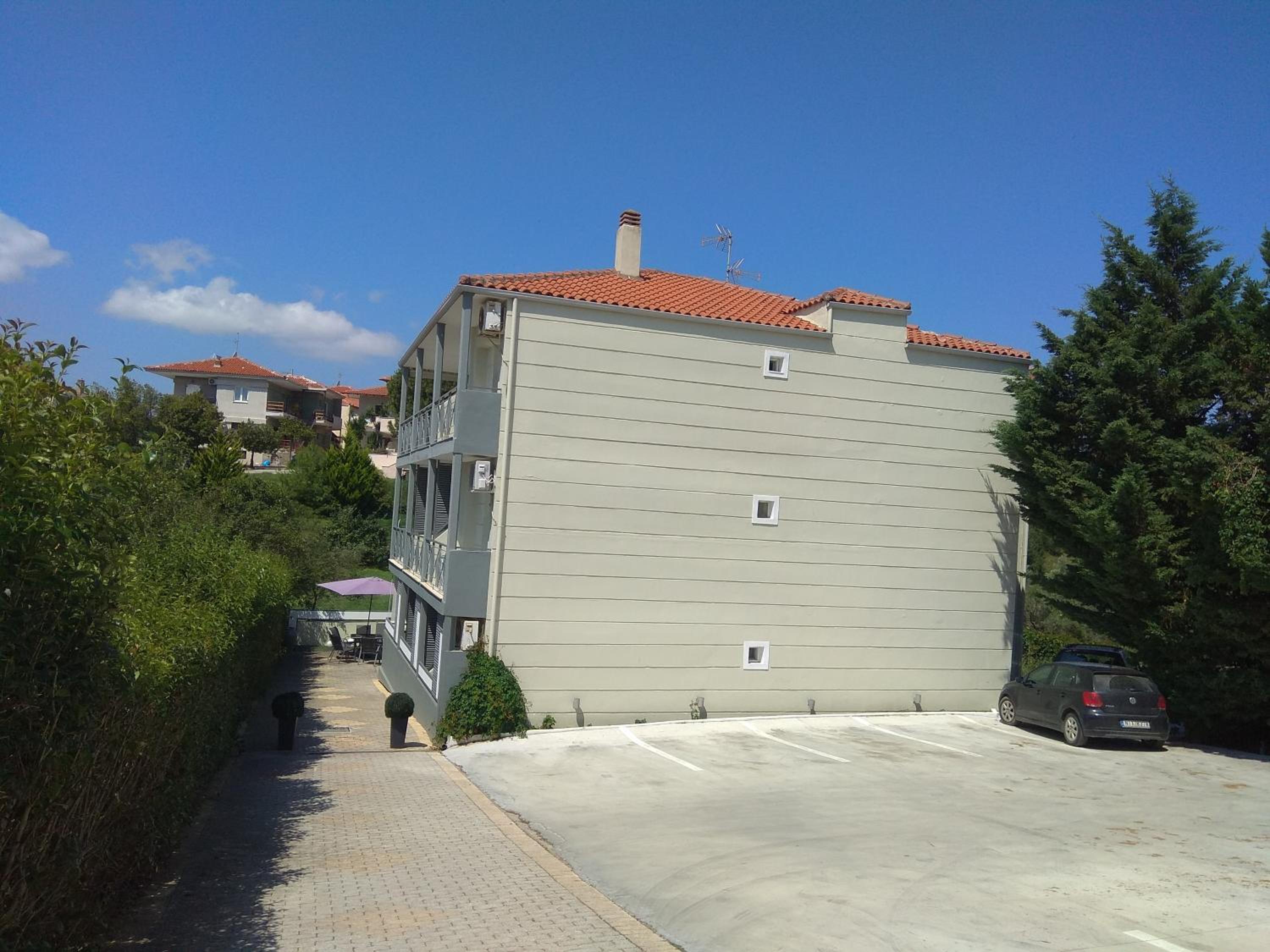 Photo 8
