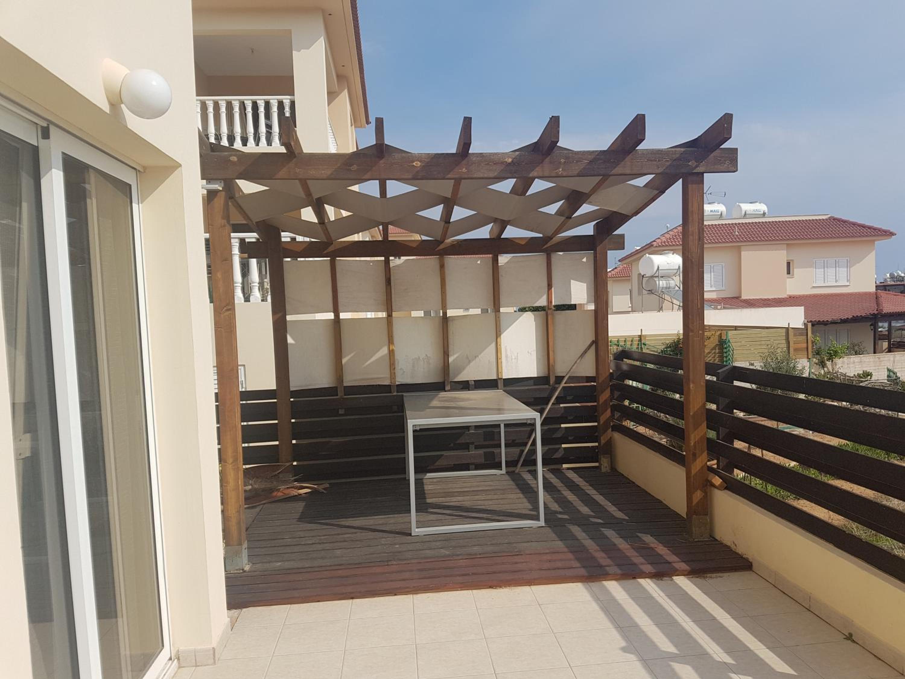 Lovely holiday home,Kapparis,2 swimming pools,Wifi