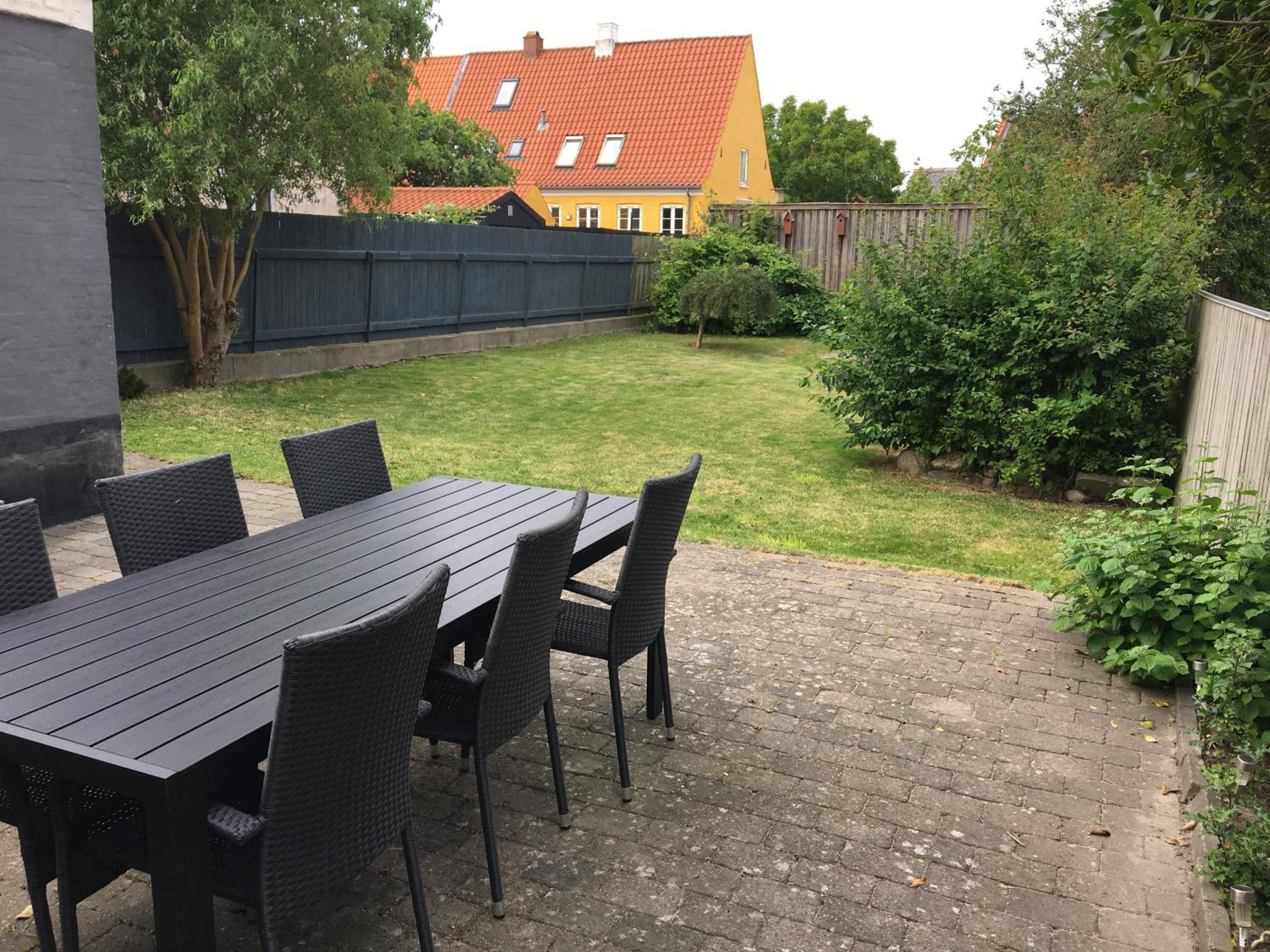 Charming house in the old town - renovated, WiFi, garden view 4