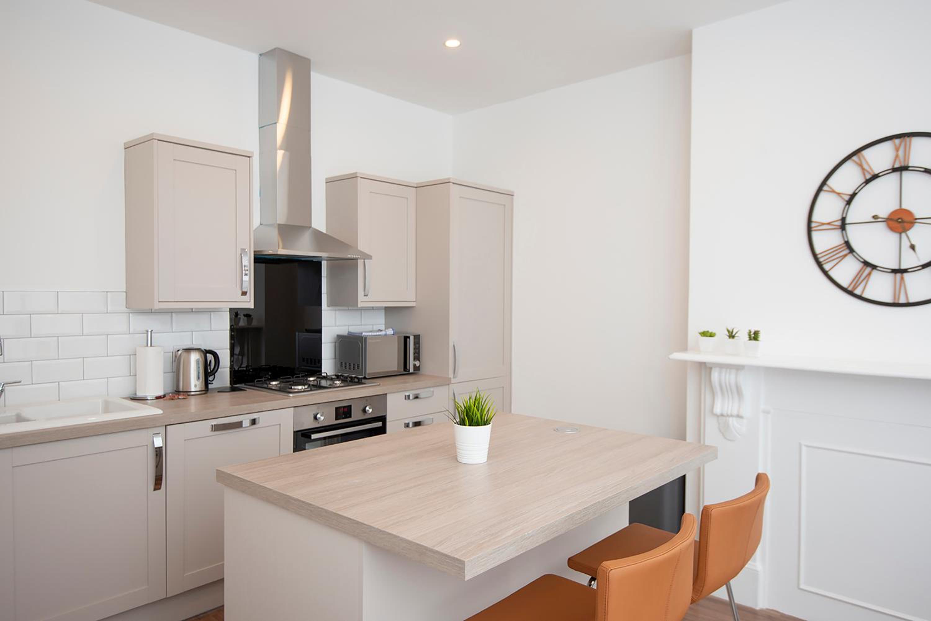 Flat A - Spacious ground floor, 1 bedroom apartment in Central Southsea, Portsmouth view 4