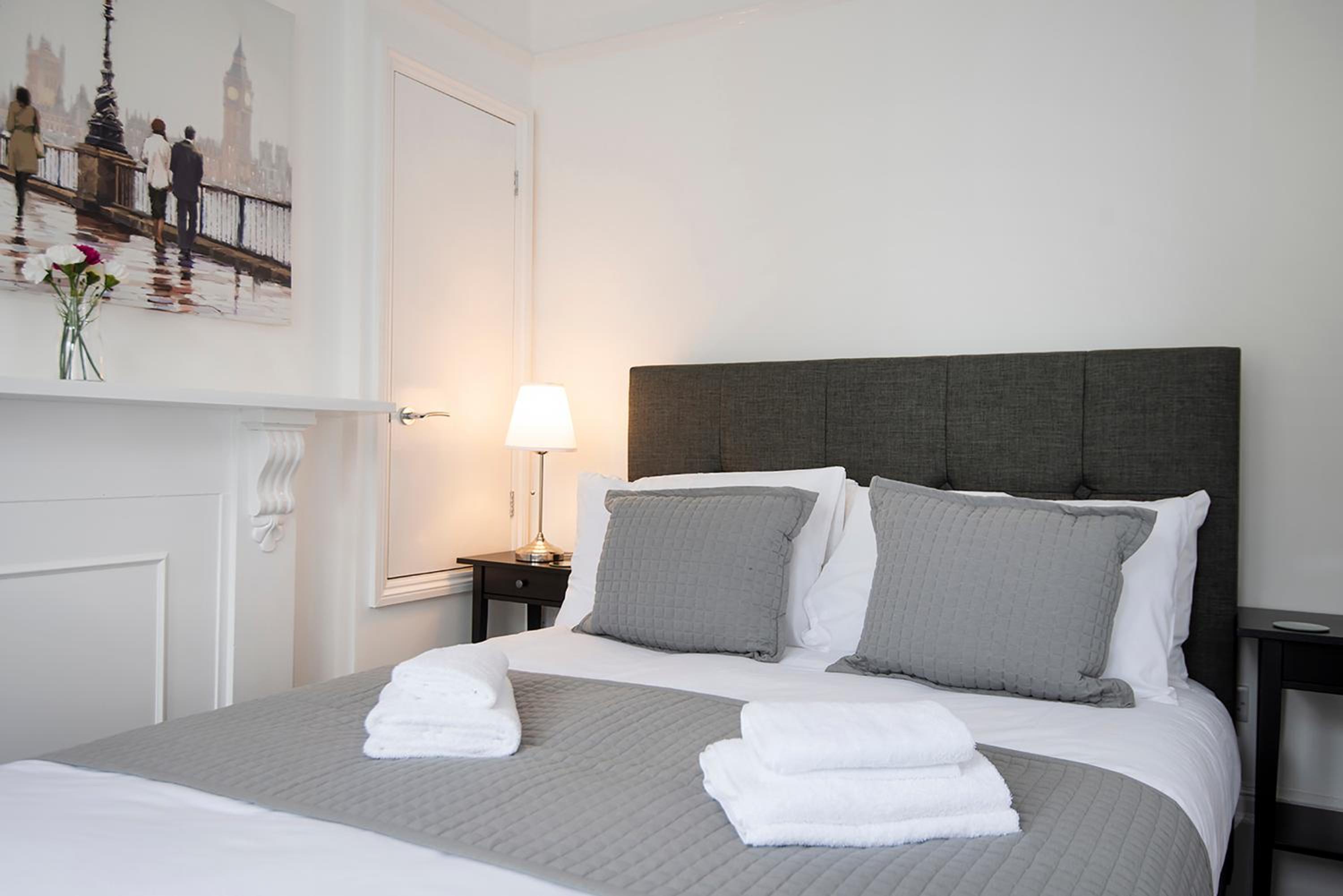 Flat A - Spacious ground floor, 1 bedroom apartment in Central Southsea, Portsmouth view 2
