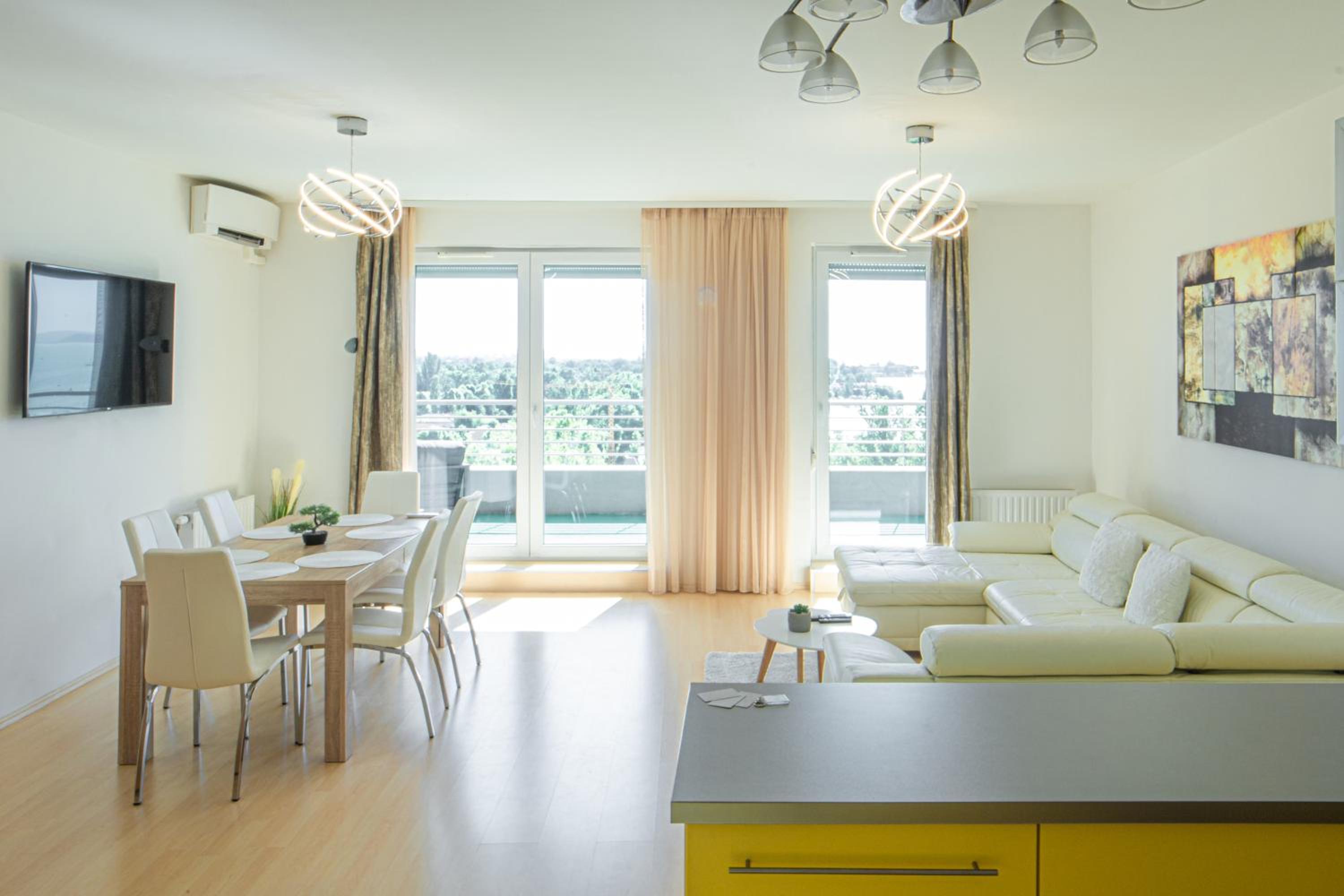 MyFlat Club 218 Palazzo Wellness Apartment view 2