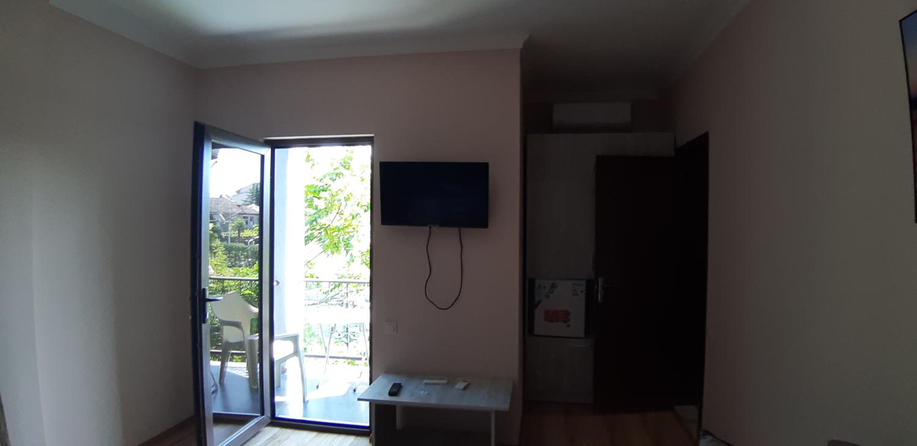 Photo 33