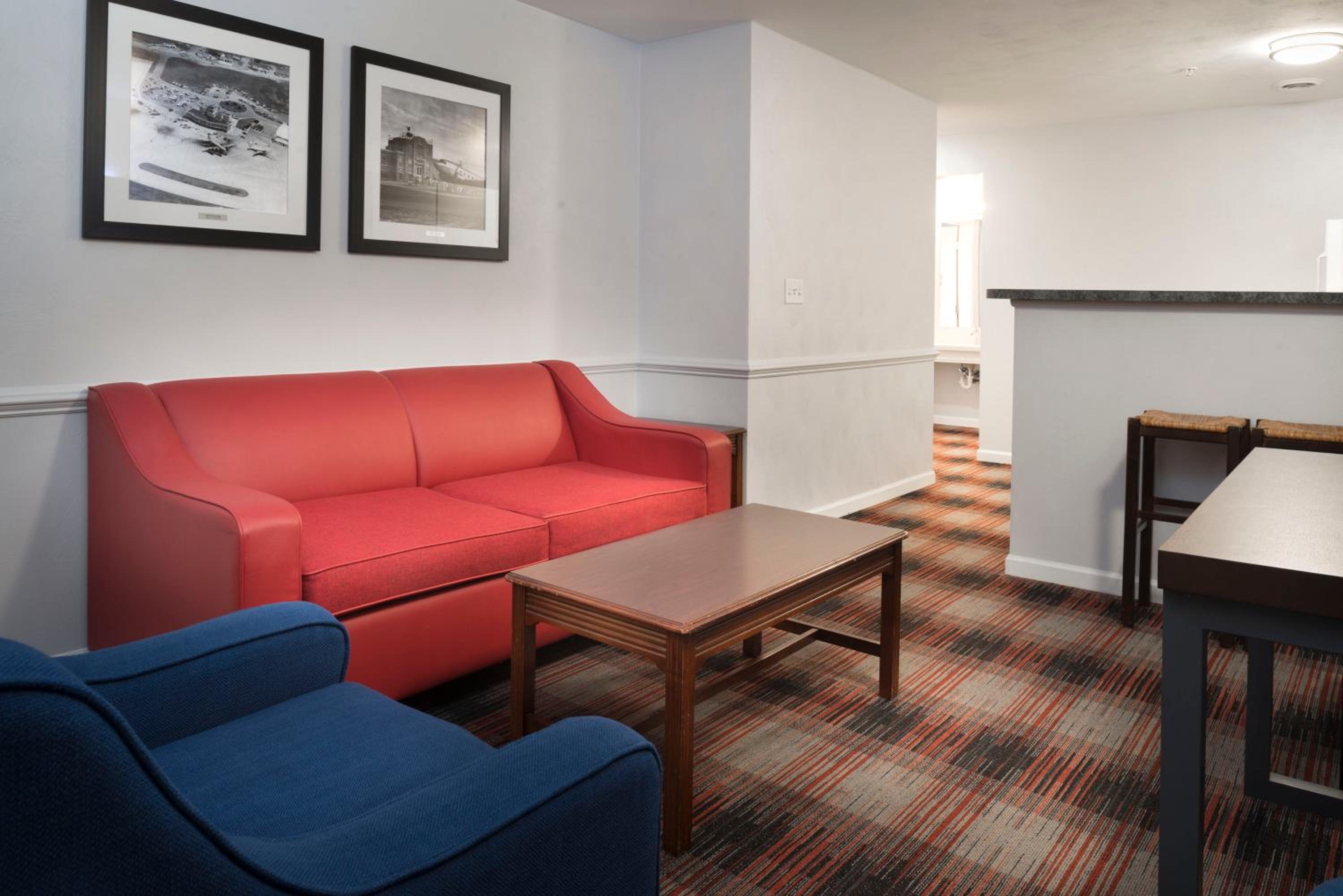 Luxbury Inn & Suites view 4