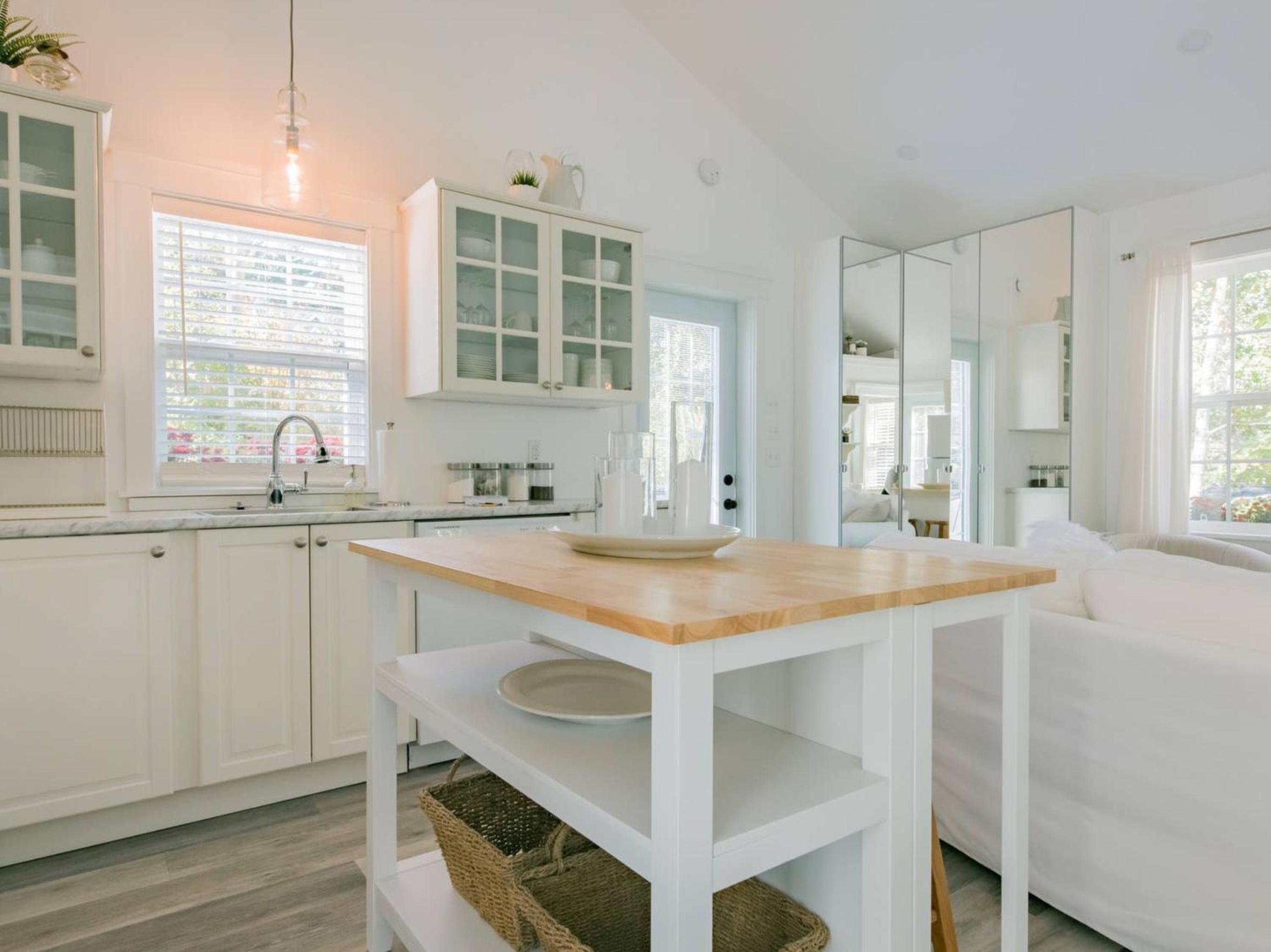 Mahone Bay Hide-Away