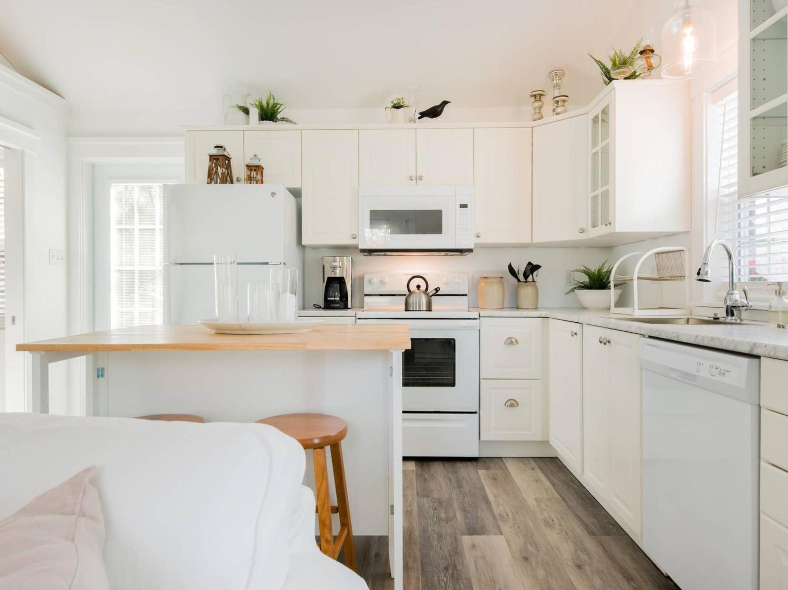 Mahone Bay Hide-Away