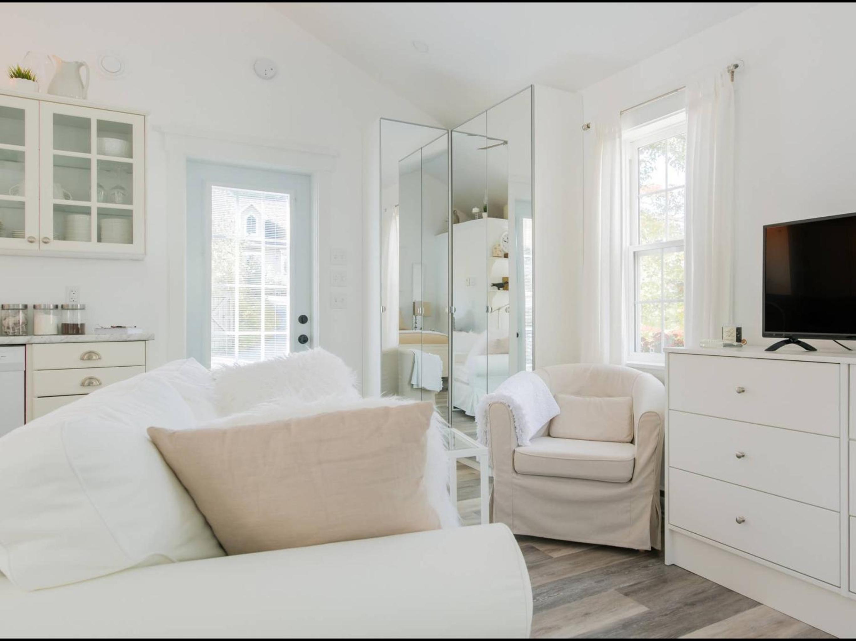 Mahone Bay Hide-Away - Image 5