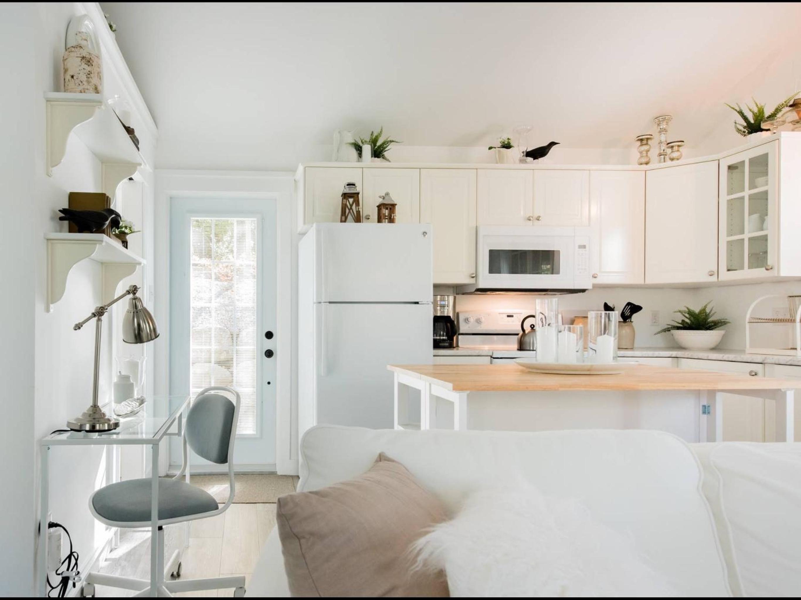 Mahone Bay Hide-Away - Image 3