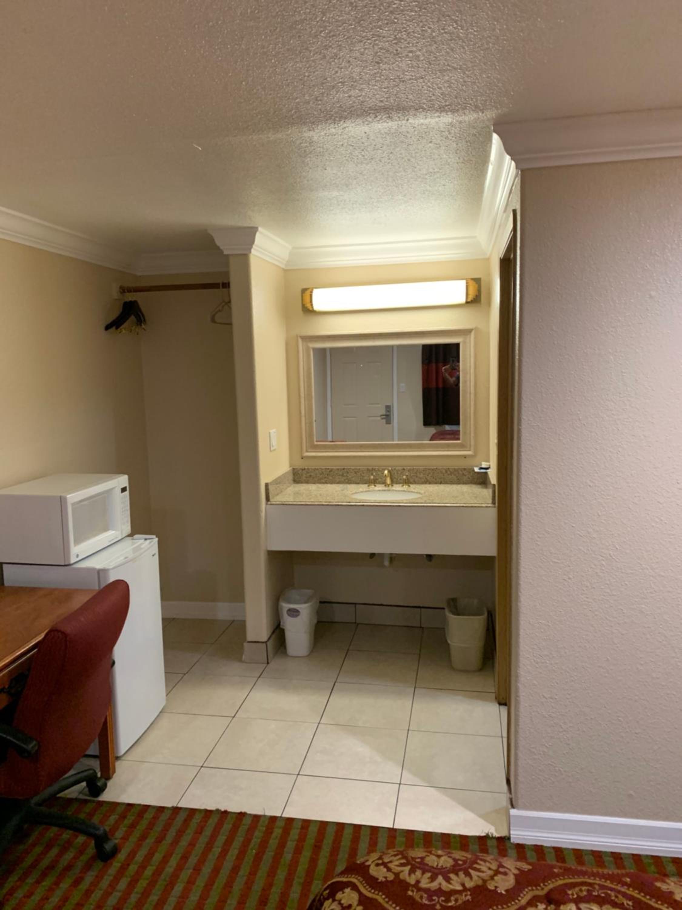 Klamath Falls Vacations - A-1 Budget Motel - Property Image 5