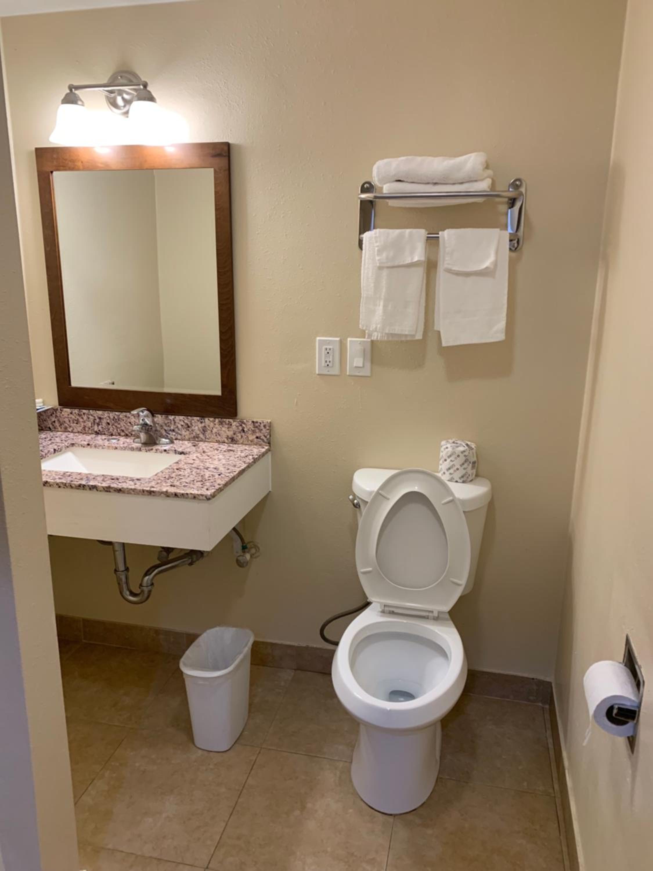 Klamath Falls Vacations - A-1 Budget Motel - Property Image 8