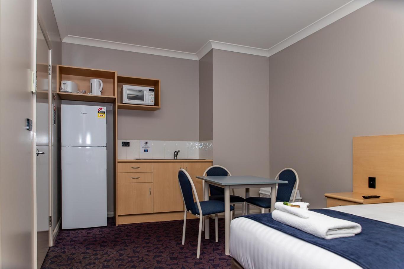 Albert Motel