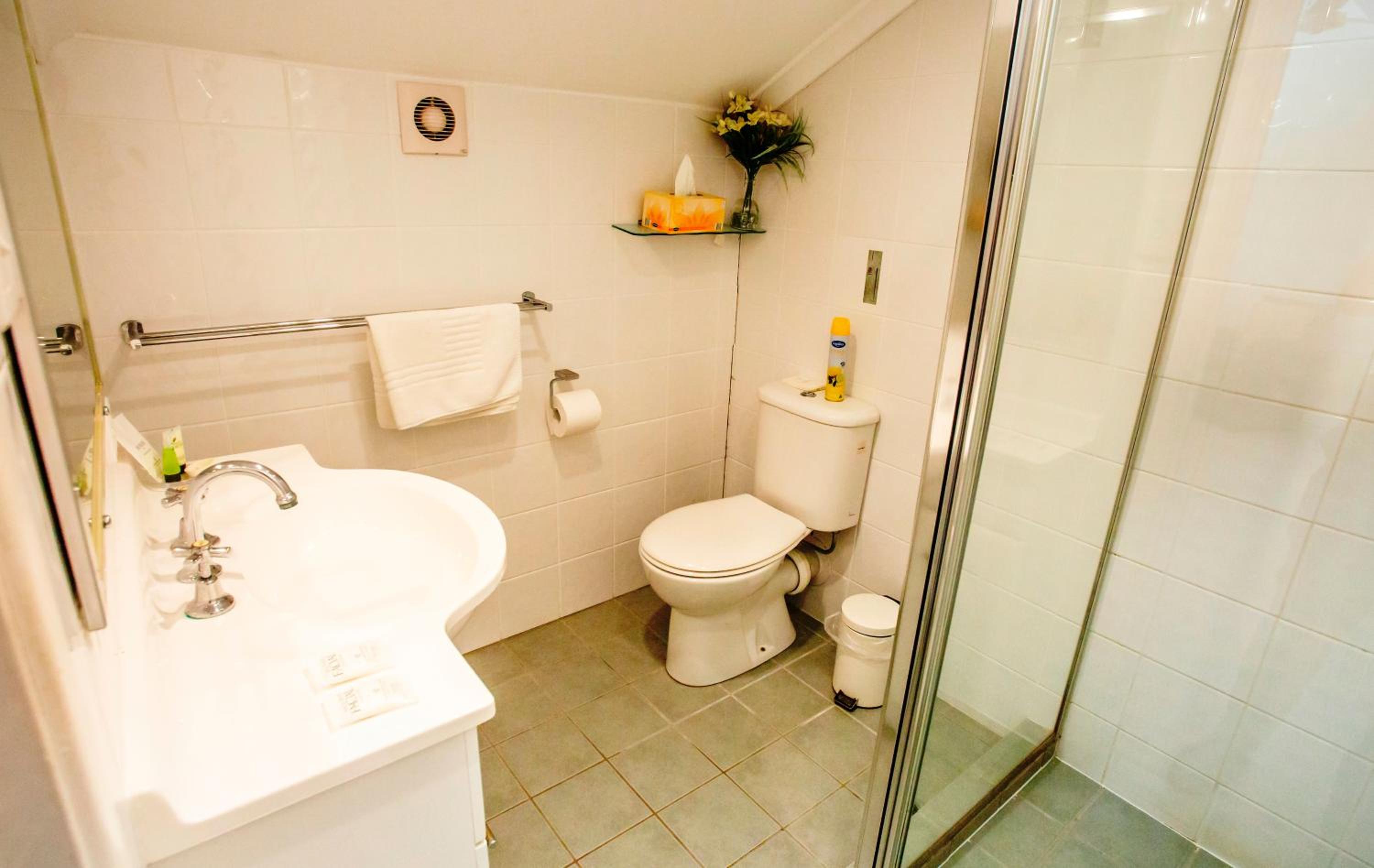 Ainslie Manor Guest House