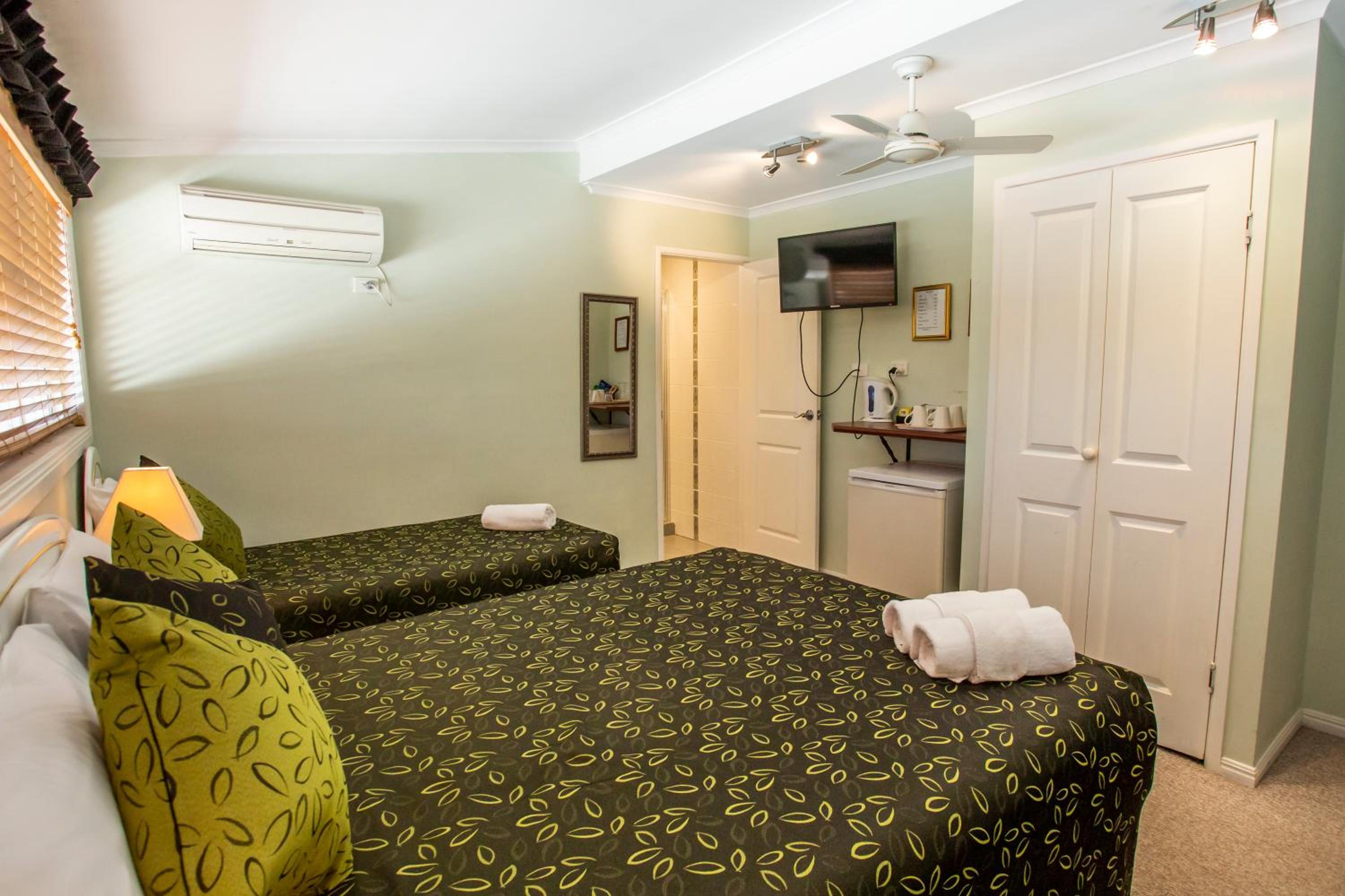 Ainslie Manor Guest House