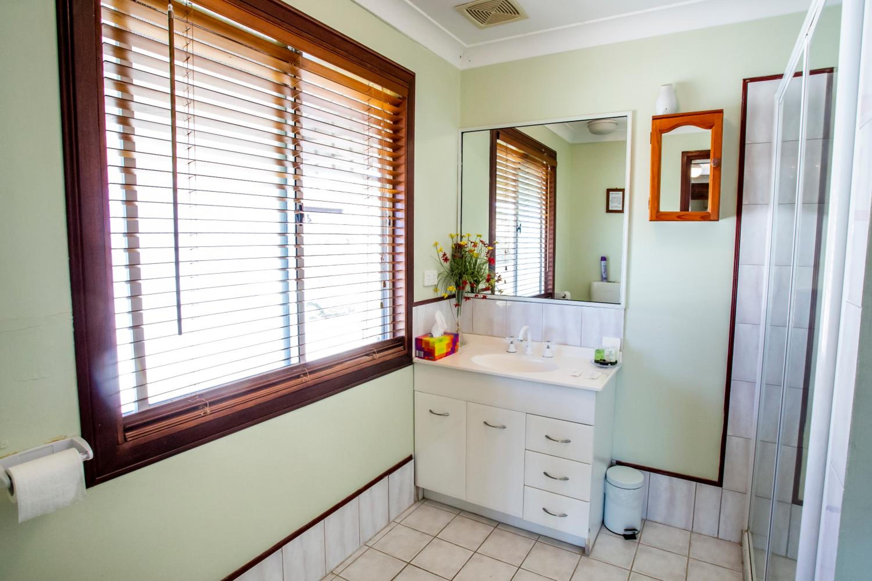 Ainslie Manor Guest House