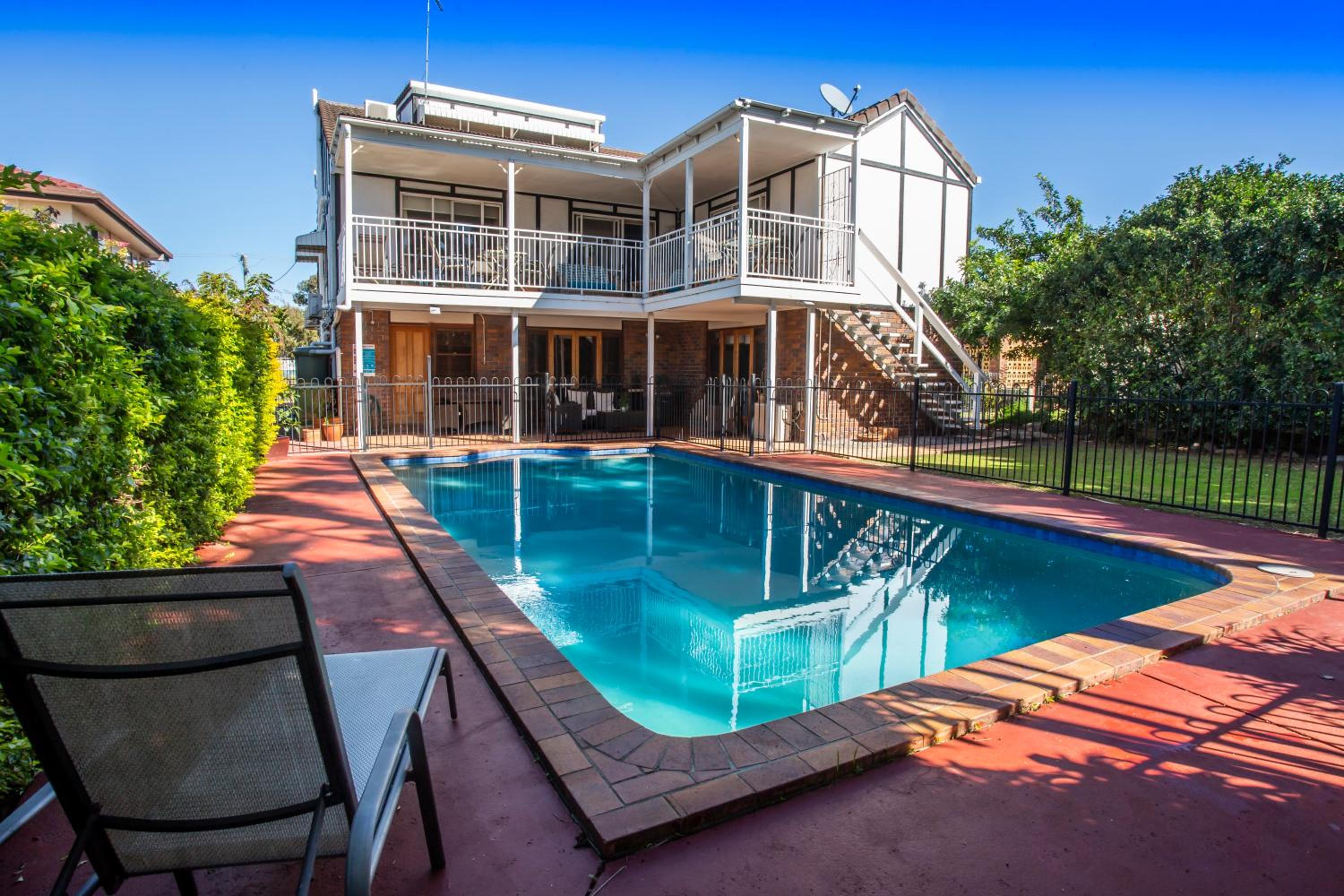 Ainslie Manor Guest House
