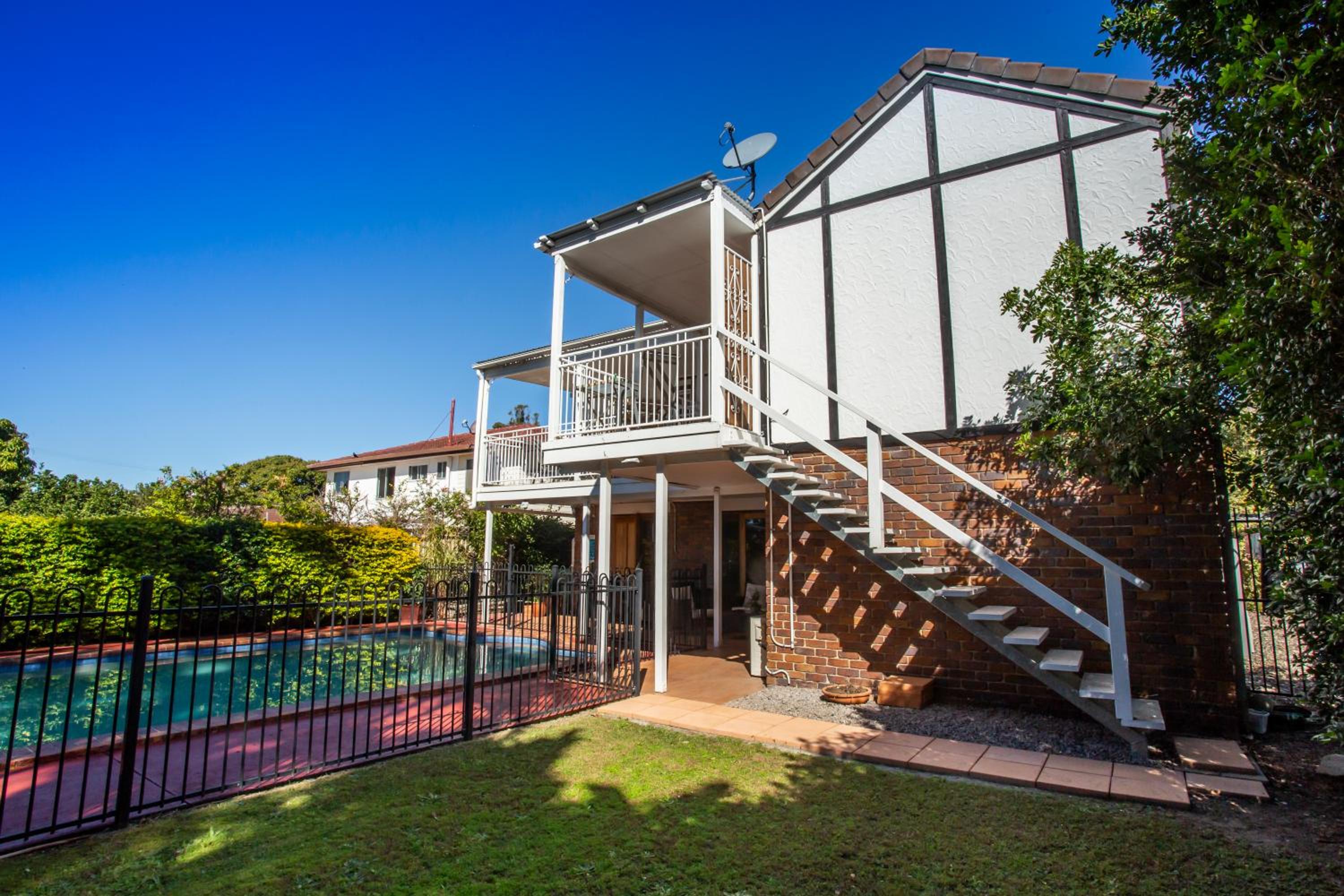 Ainslie Manor Guest House