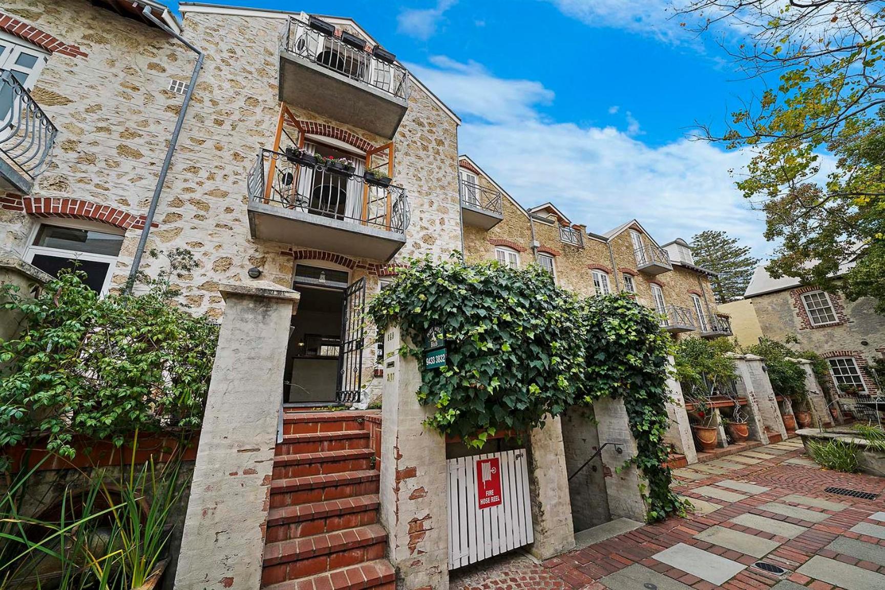 Hotel Fremantle Port Mill Bed & Breakfast - Unique Accommodation - Image 1