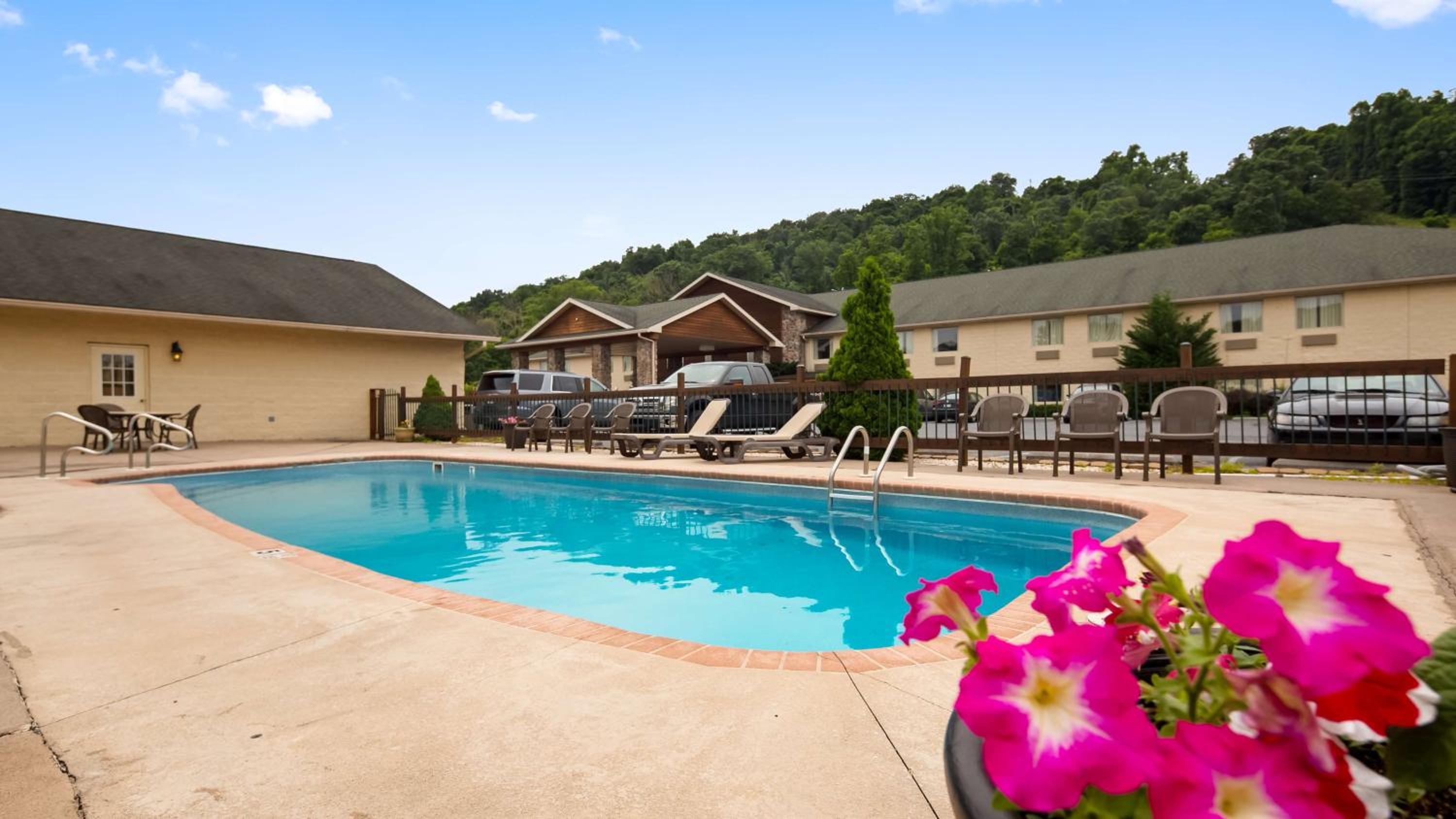 SureStay Plus Hotel by Best Western Berkeley Springs - Property Image 11