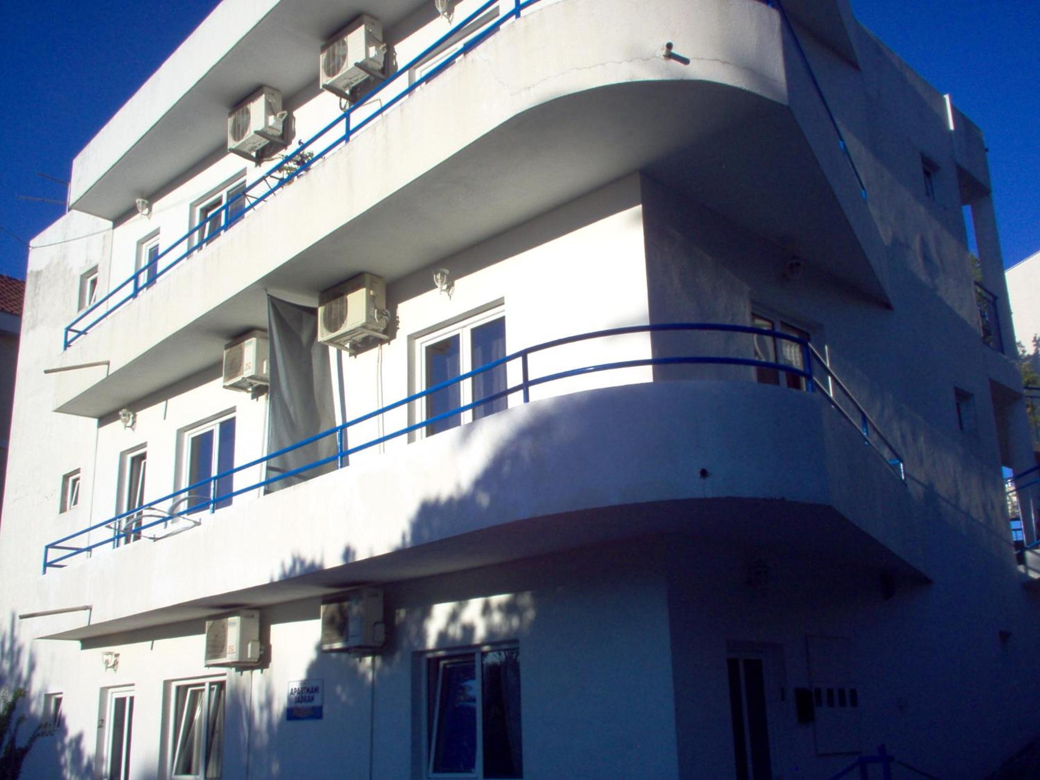 Hotel Apartments Jadran - Image 1