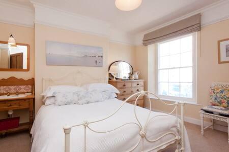 The Old Post Office - Parking Available - 75 meters Estuary view 3