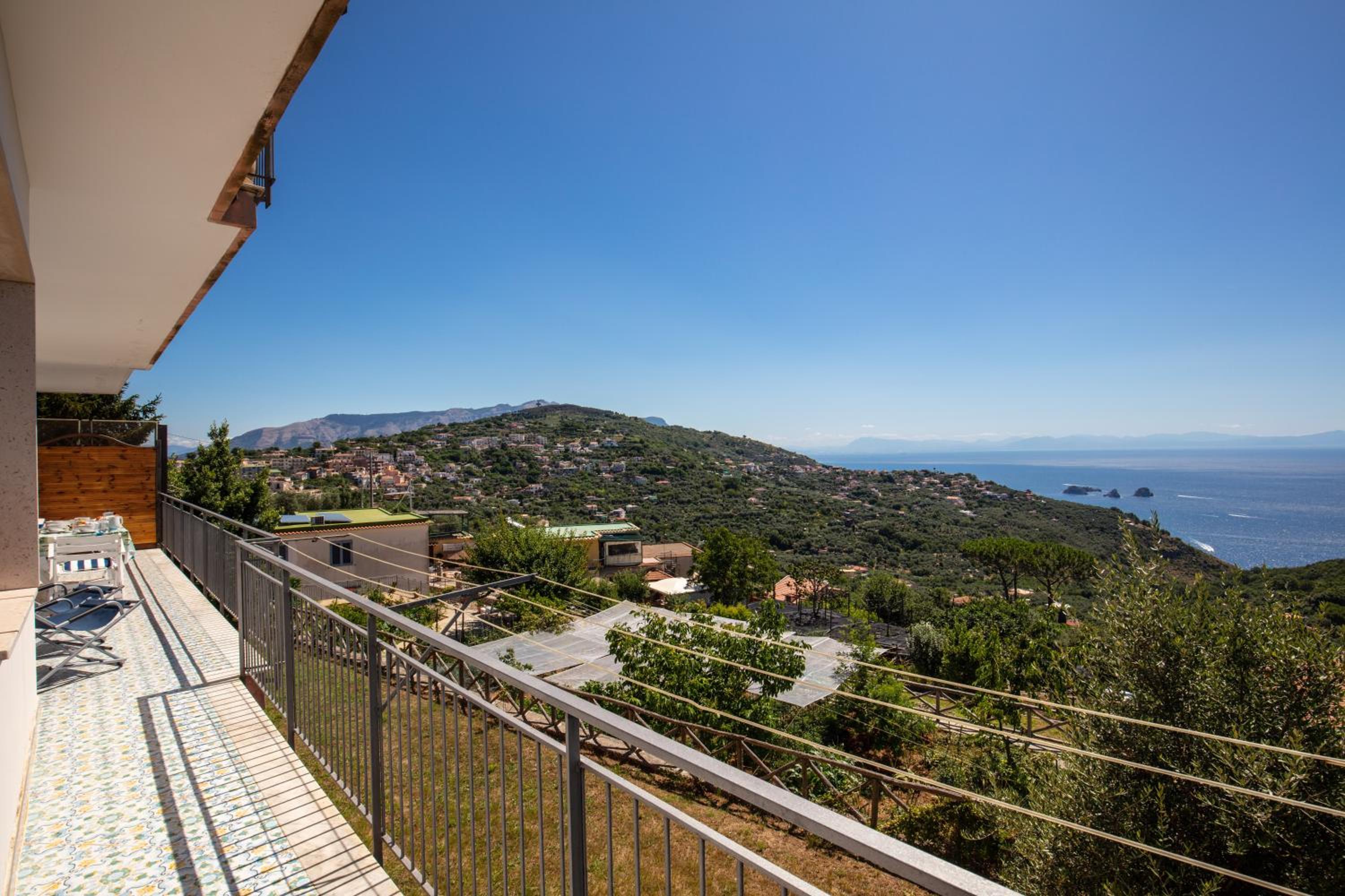 GECA'S House - Panoramic sea view studio photo 3