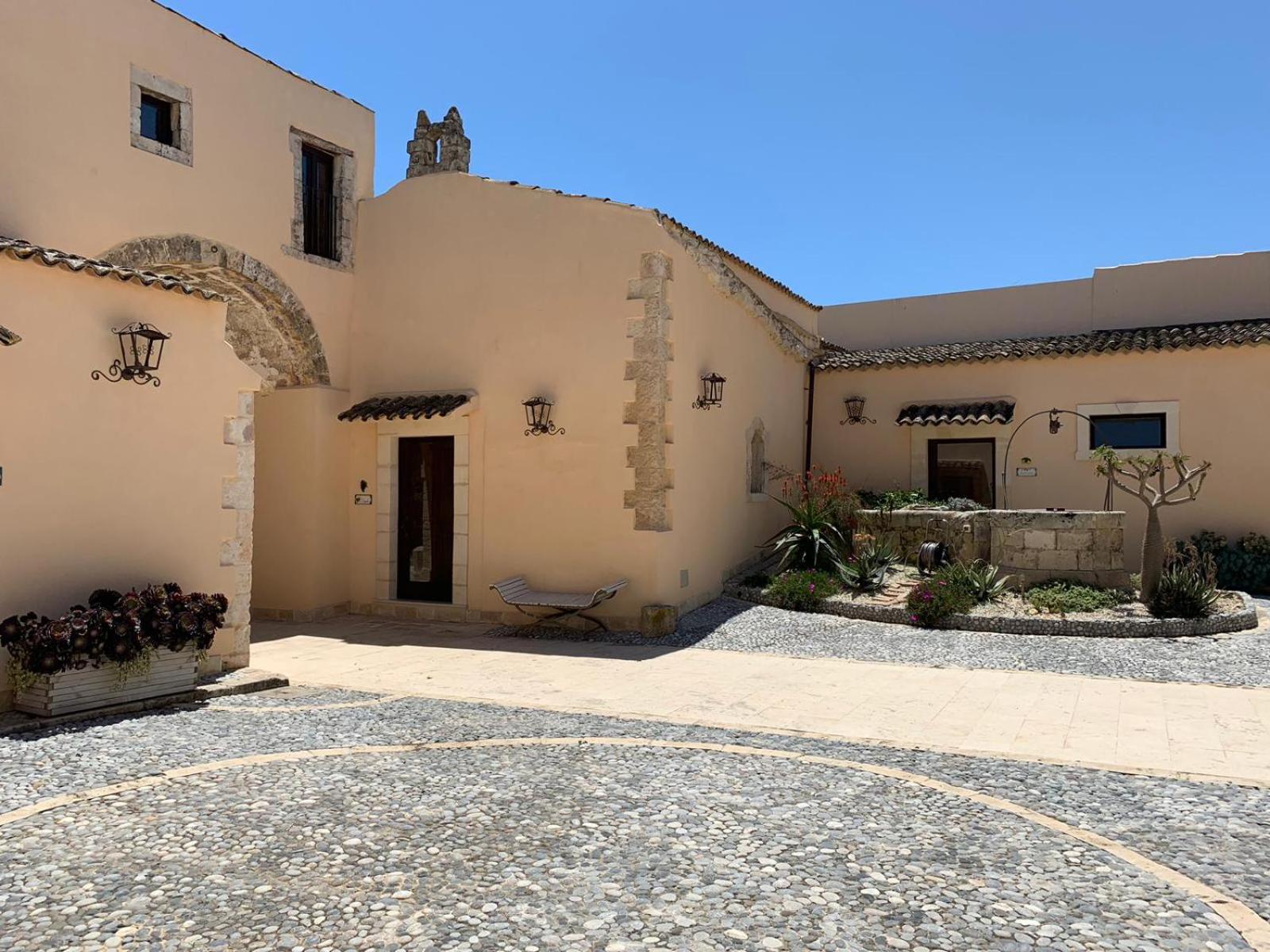 Chiusa Di Carlo Agriturismo