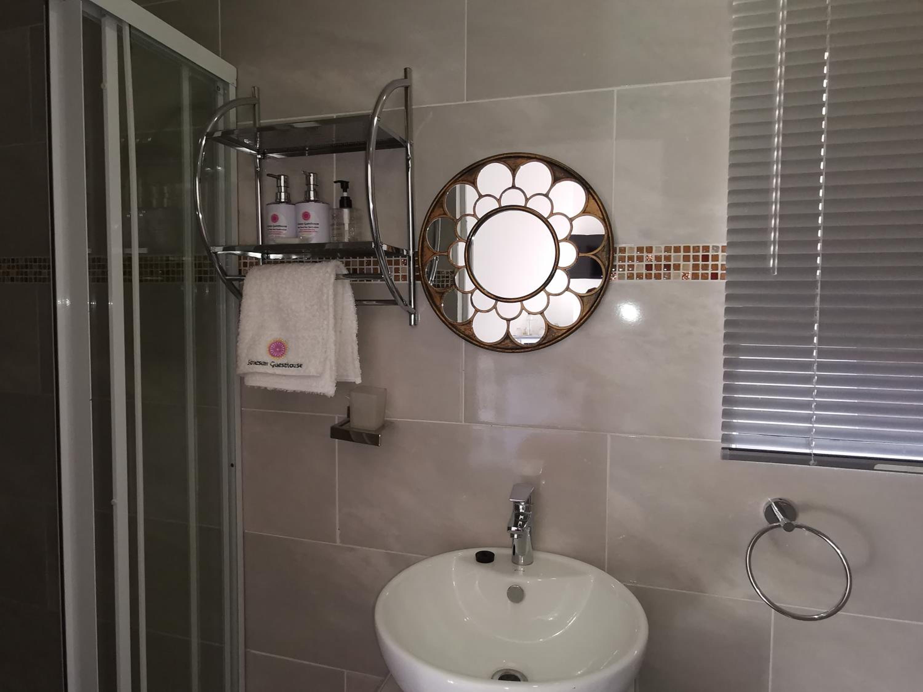 Sinesan Guesthouse view 3