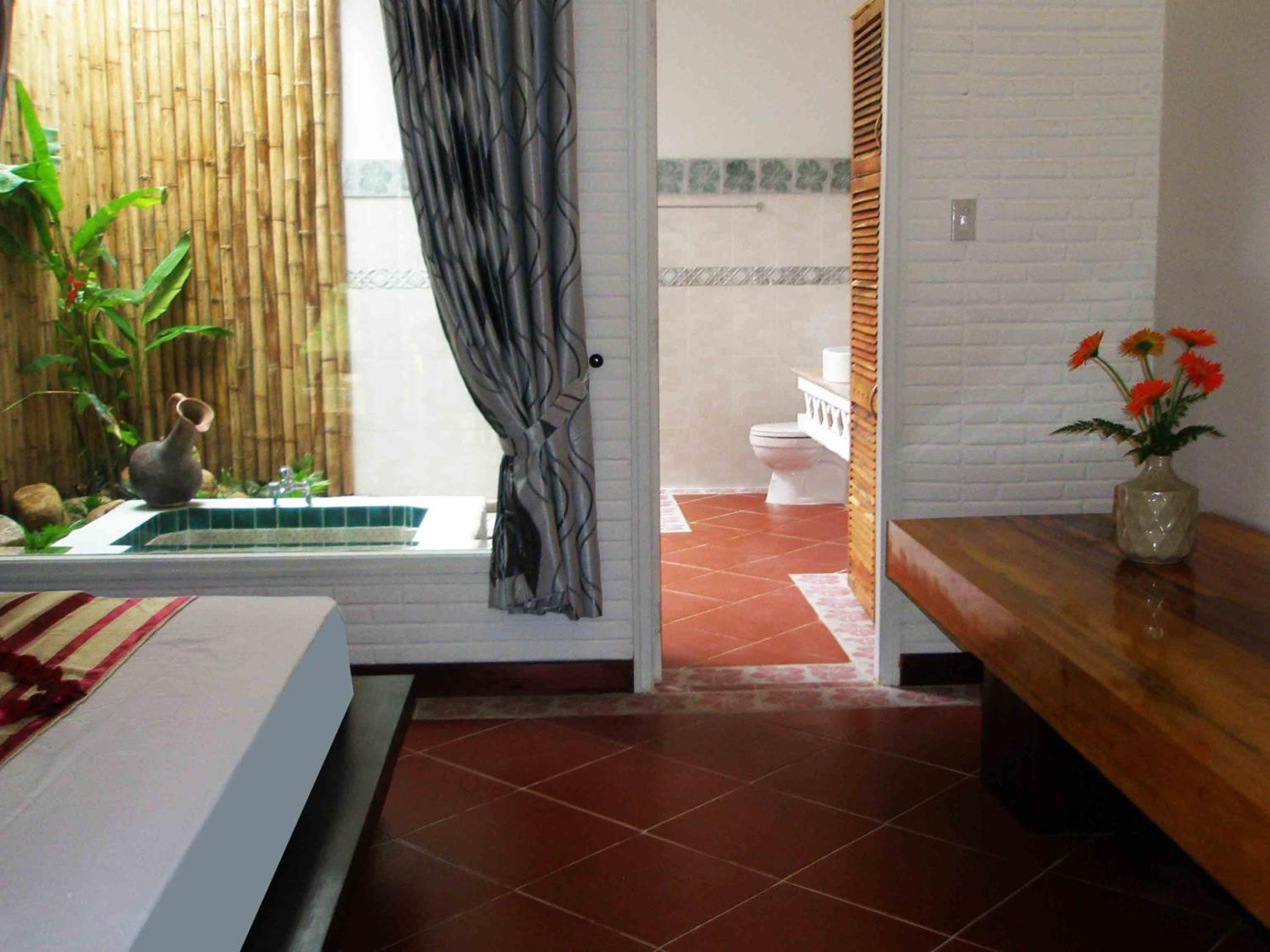 Green Hill Resort and Spa