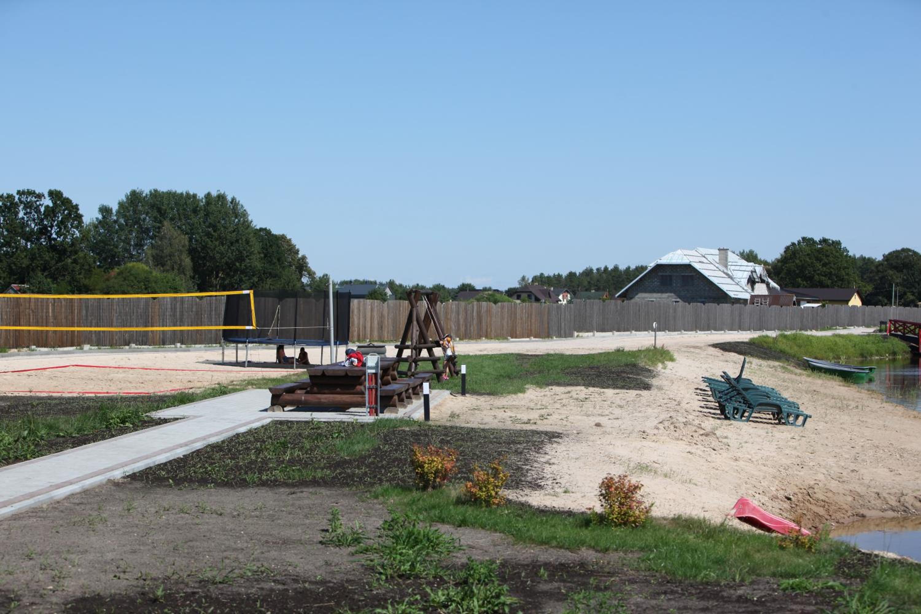 Photo 10