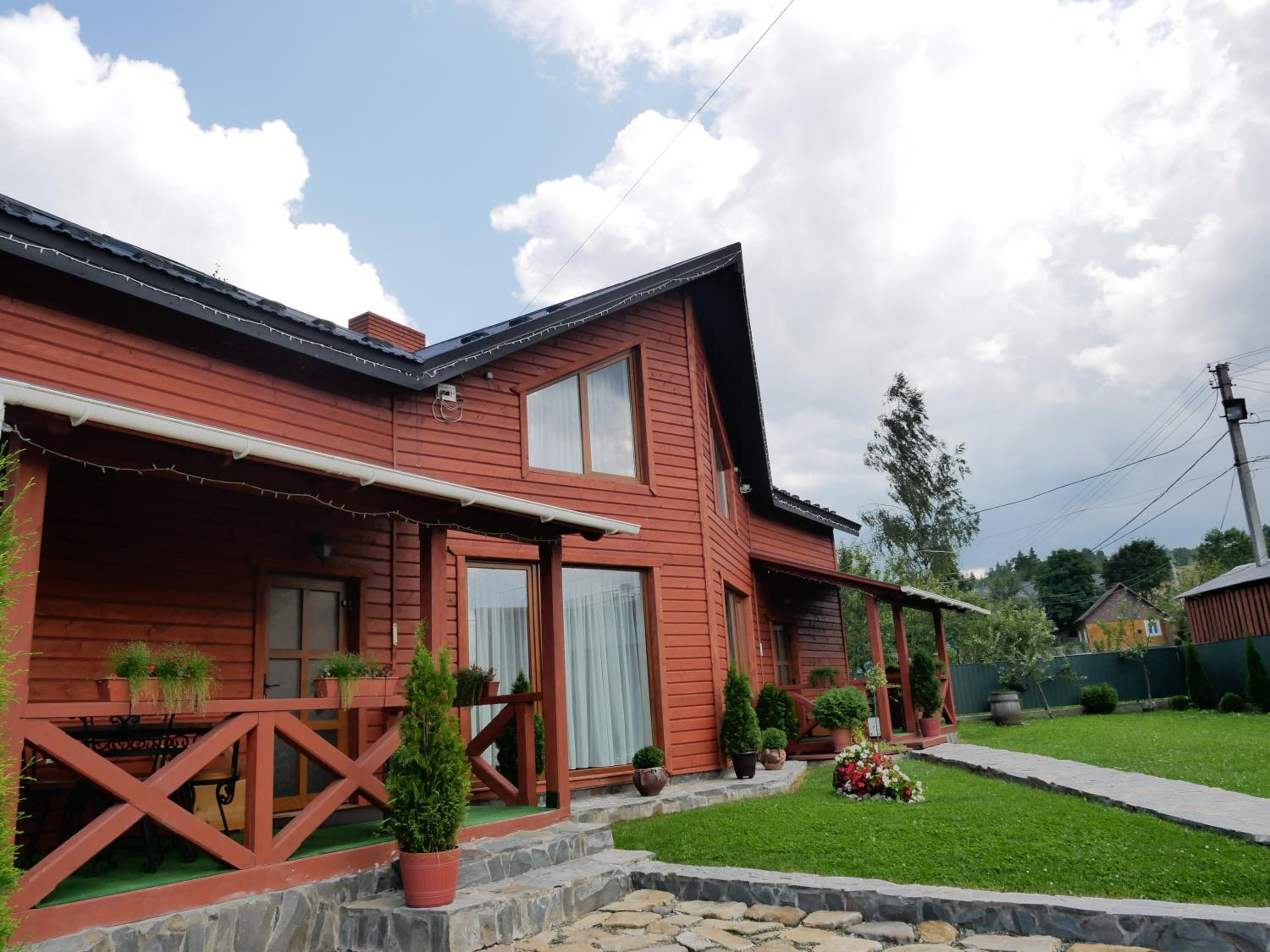 Cottage "Pyate Koleso" view 2
