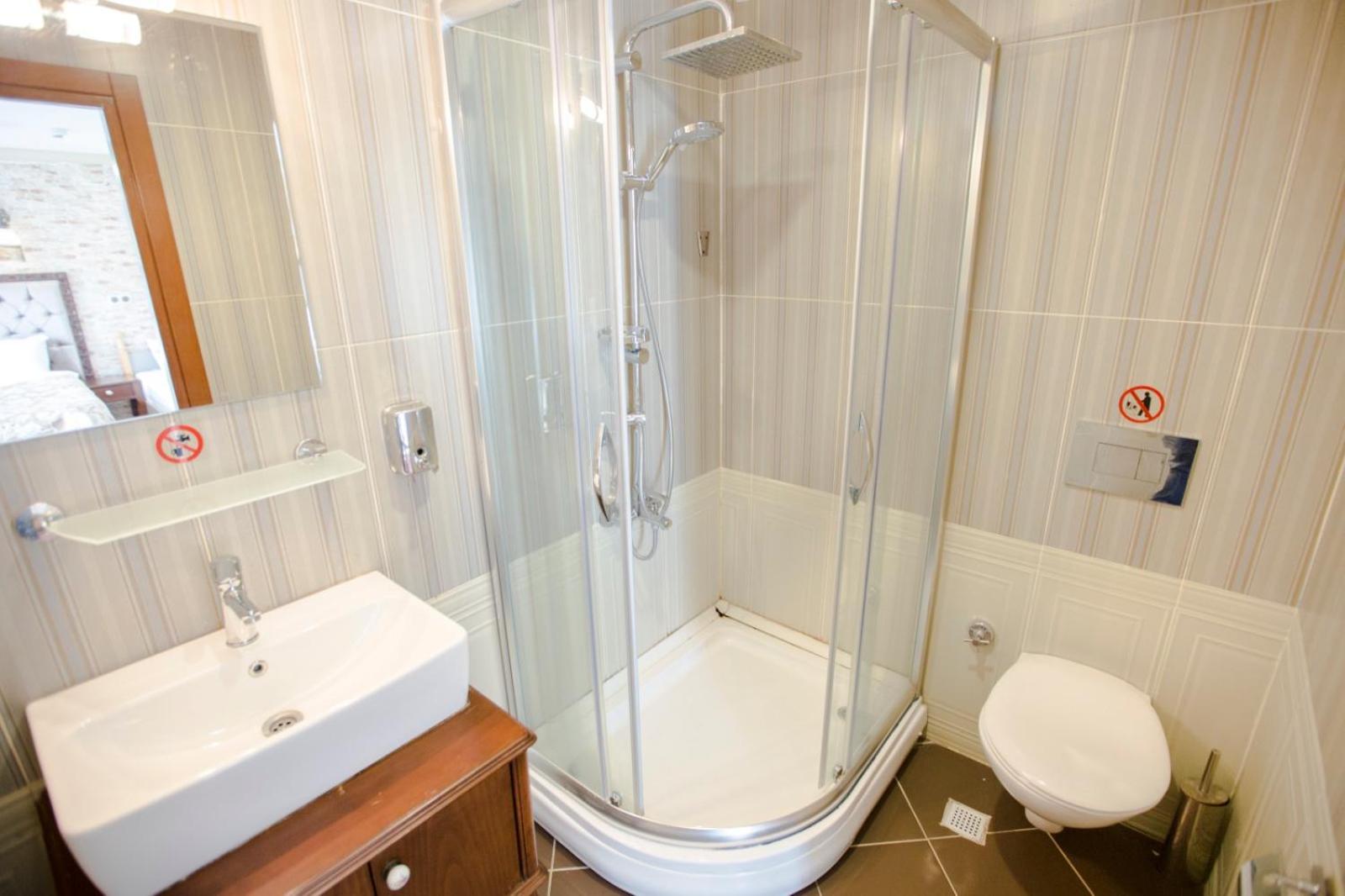 Cheers Hostel - Image 22