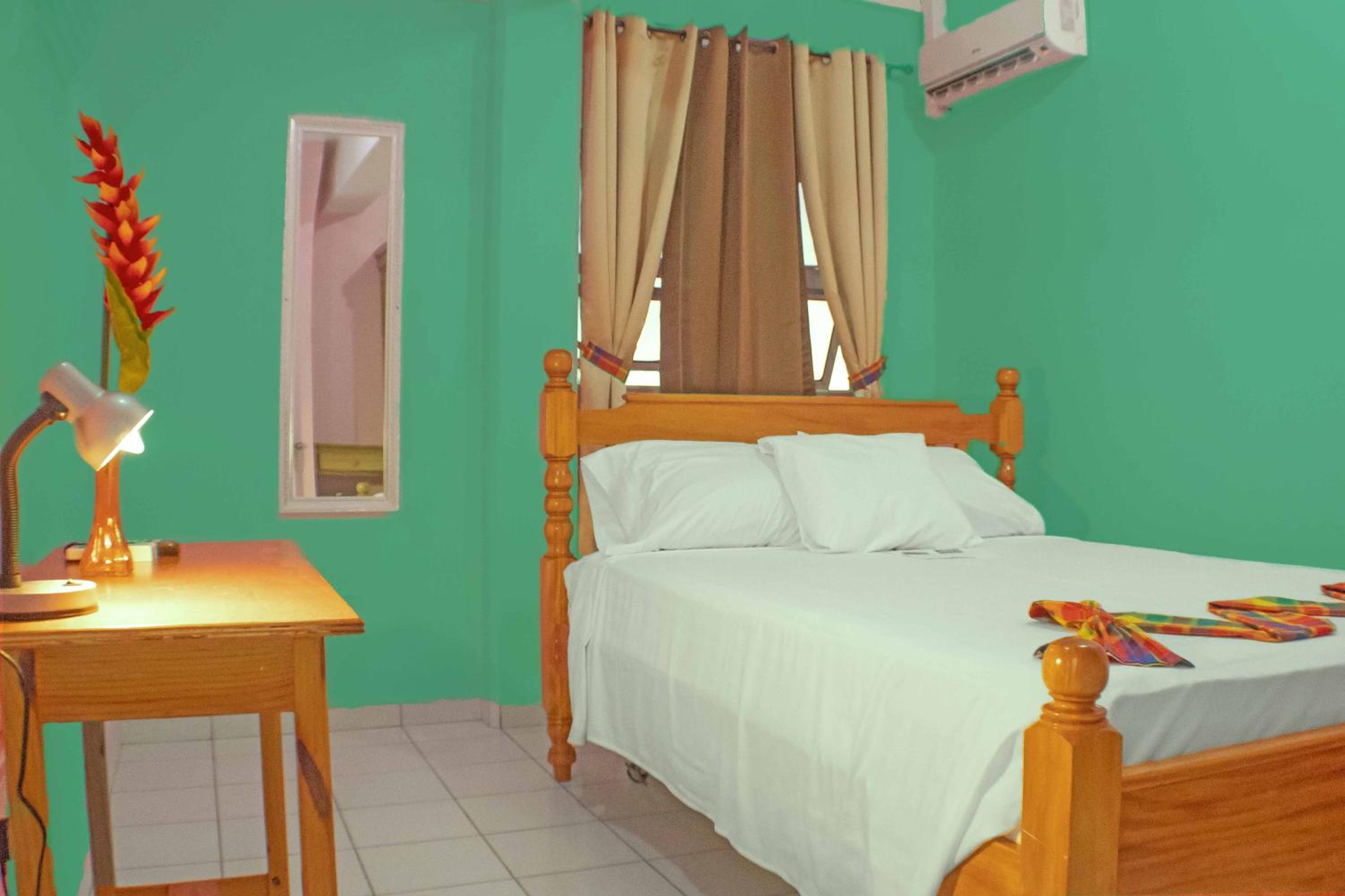 La Flamboyant Hotel
