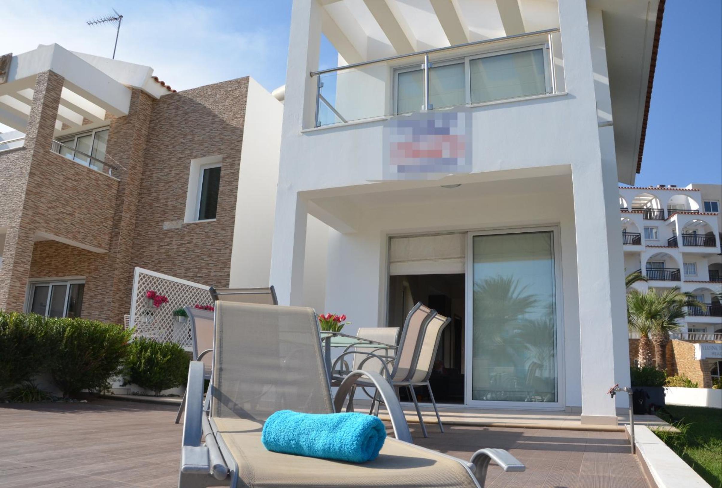 Villa Sorelle view 3