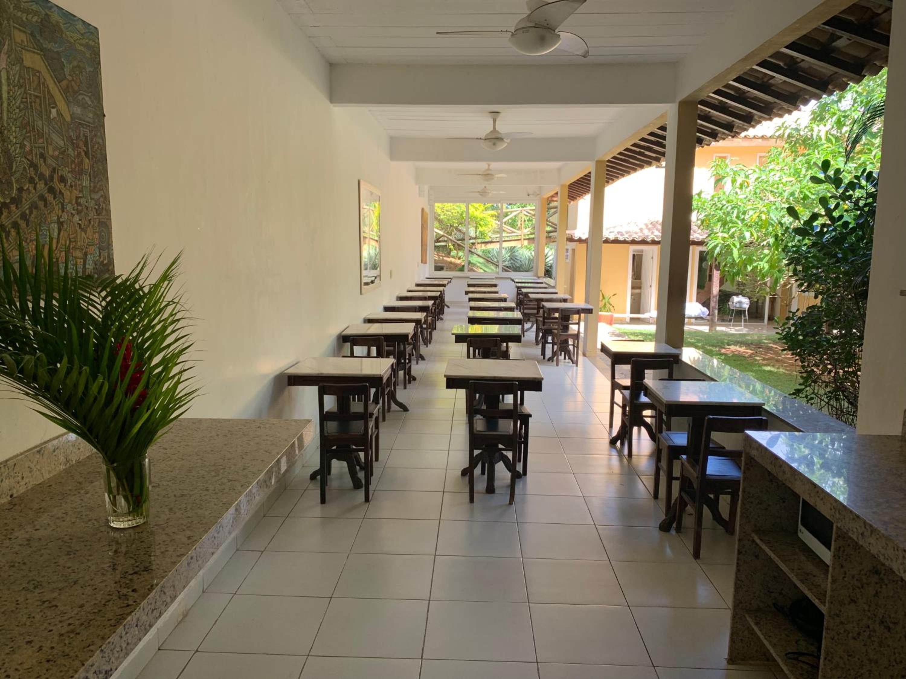 Praia da Ferradurinha Guest House