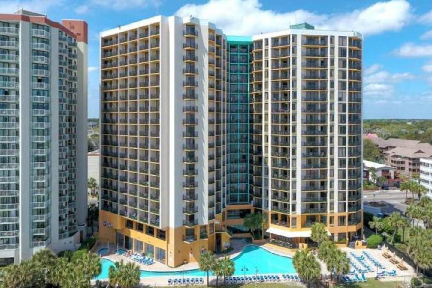 Hotel 426 Belle Vue Magnificent Oceanfront studio with two balconies - Image 1