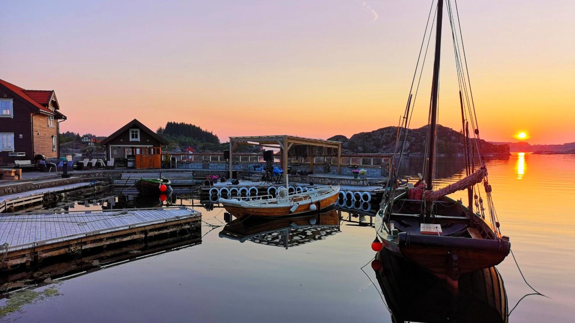 Kobbaneset Lars - Tett på havet - Bekkjarvik view 3