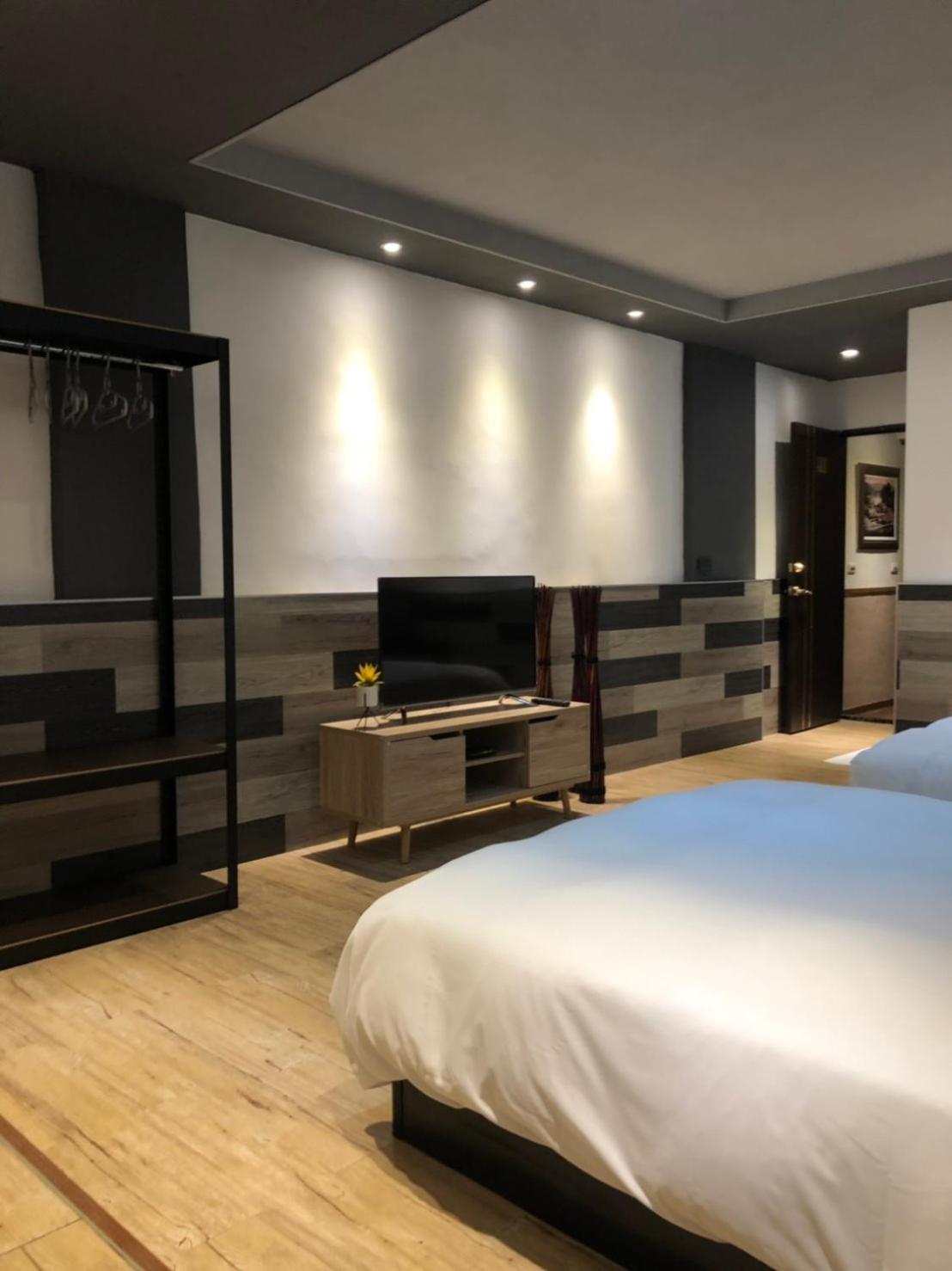 First Place B&B (Hualien Railway Station)