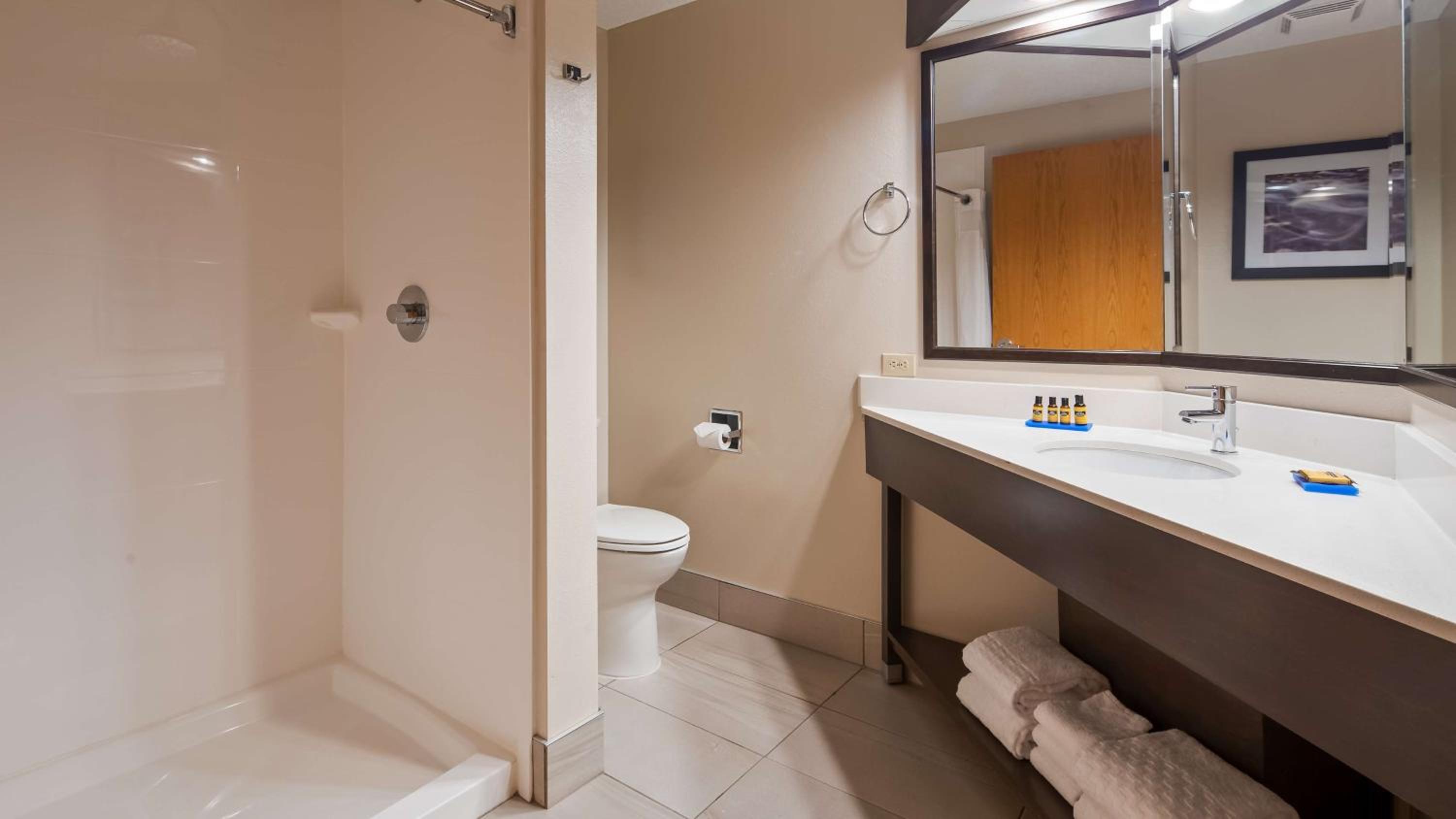 Best Western Plus Hudson I-94 - Property Image 9