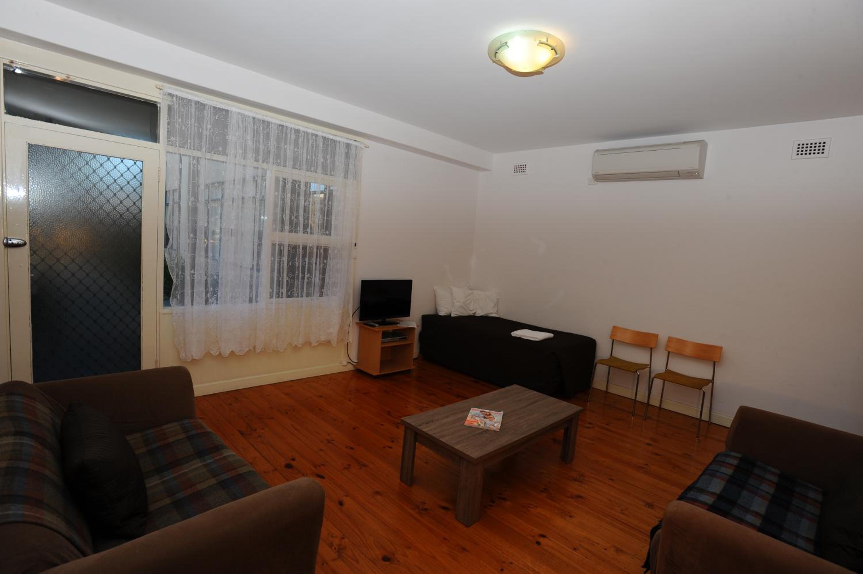 Glenelg Holiday Apartments-Ellis 200 meters to the Beach Free Parking