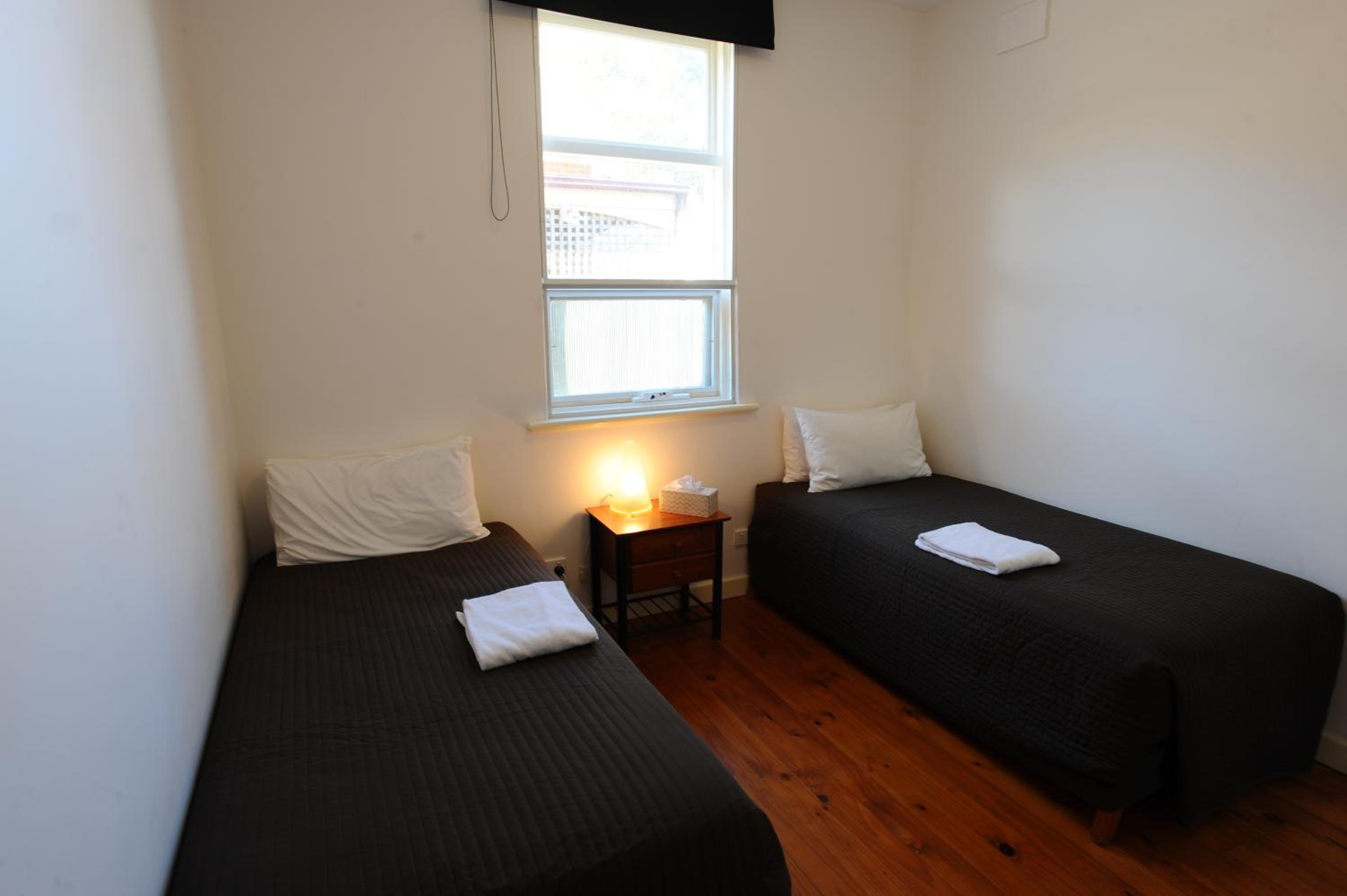 Glenelg Holiday Apartments-Ellis 200 meters to the Beach Free Parking